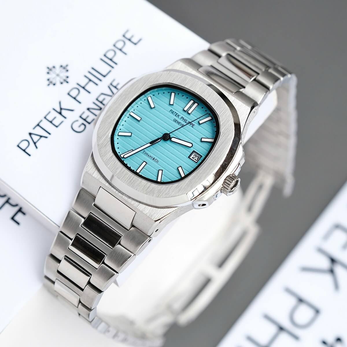 Đồng Hồ Nam Patek Philippe Nautilus 5711 Máy Tự Động Dây Bạc Mặt Xanh Mint Size 40mm