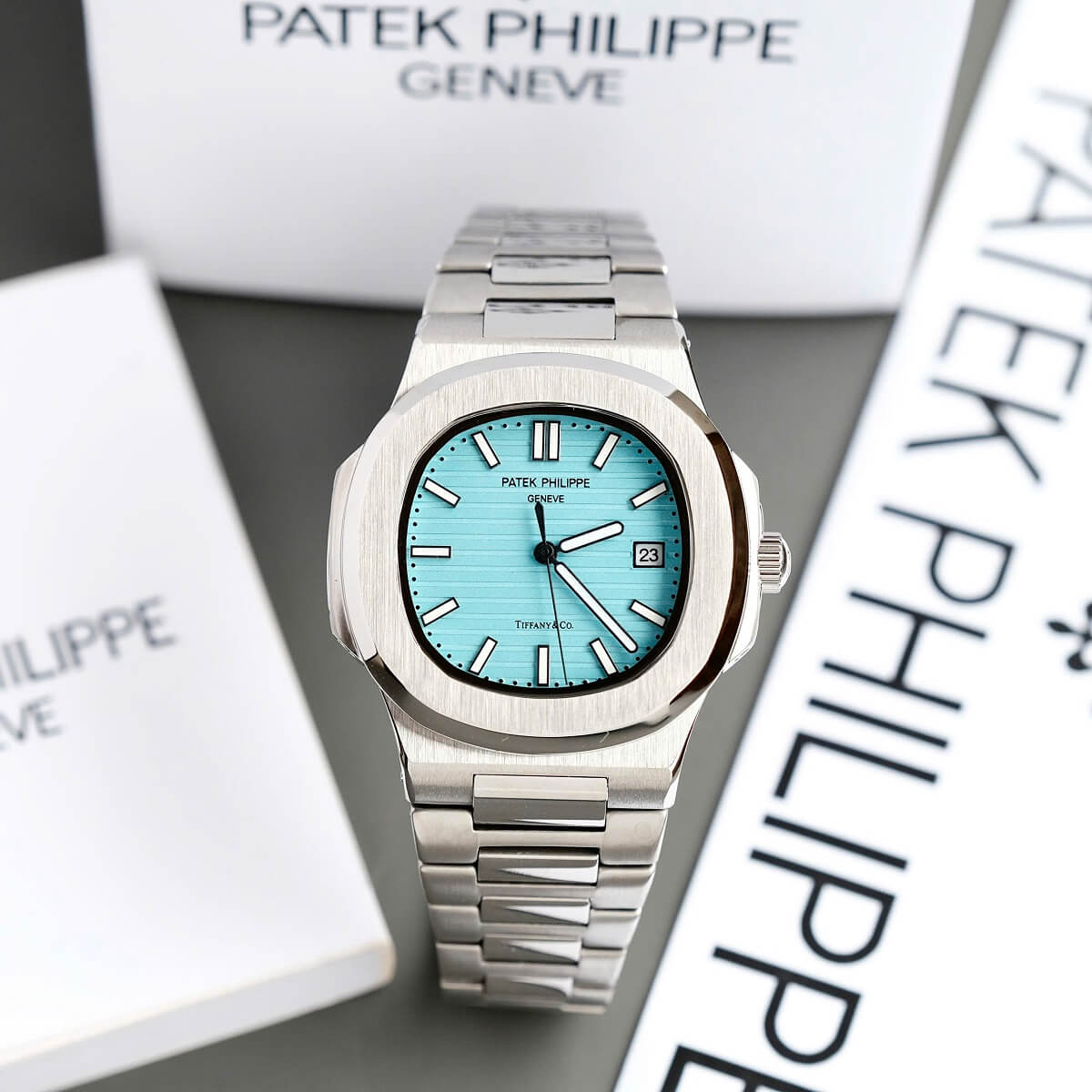 Đồng Hồ Nam Patek Philippe Nautilus 5711 Máy Tự Động Dây Bạc Mặt Xanh Mint Size 40mm