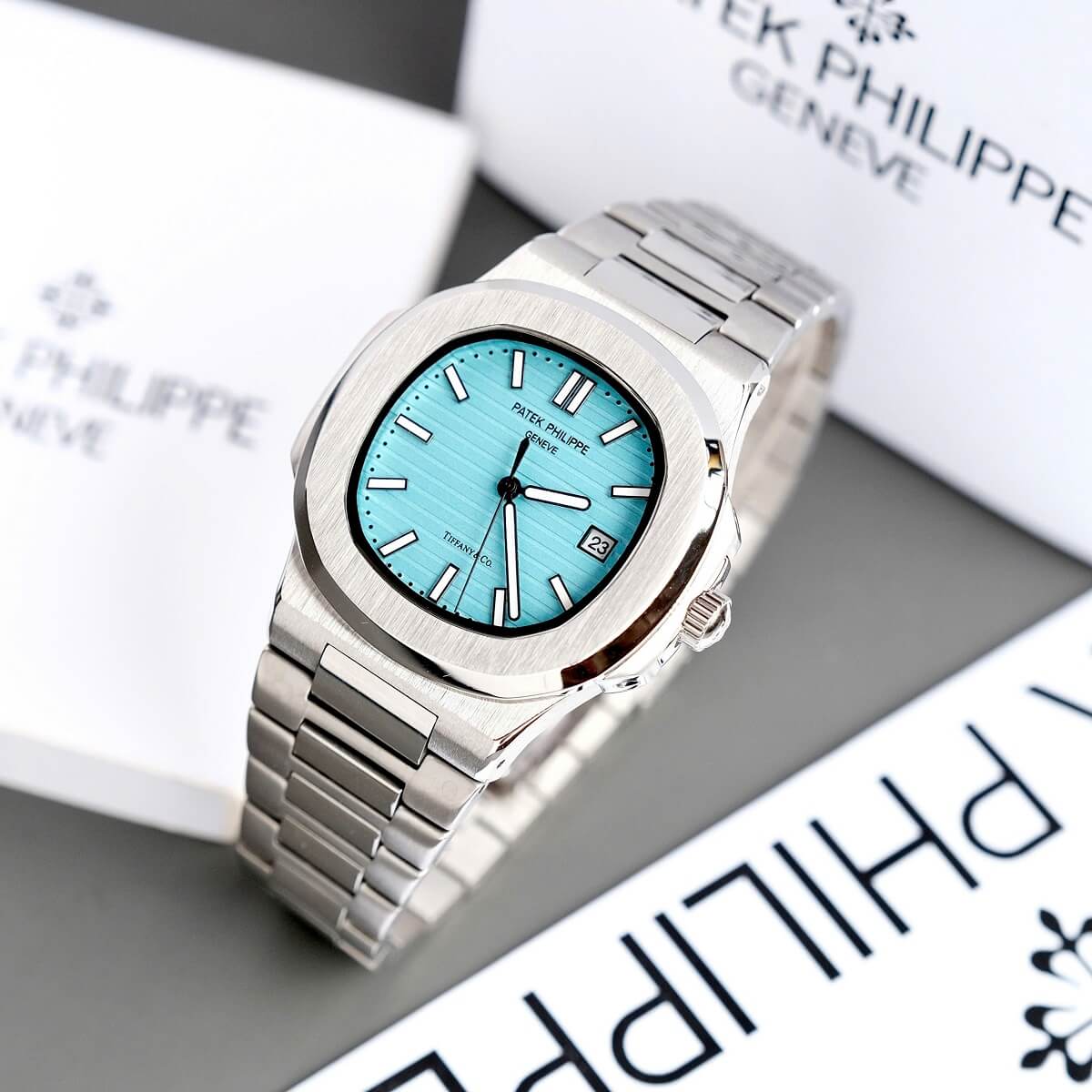 Đồng Hồ Nam Patek Philippe Nautilus 5711 Máy Tự Động Dây Bạc Mặt Xanh Mint Size 40mm