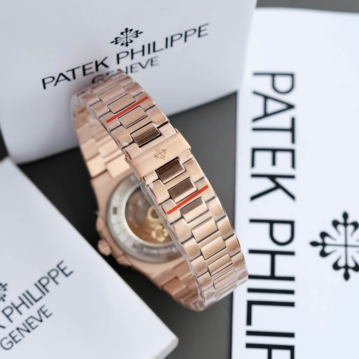 Đồng Hồ Nam Patek Philippe Nautilus 5711 Máy Tự Động Dây Rose Mặt Đen Size 40mm
