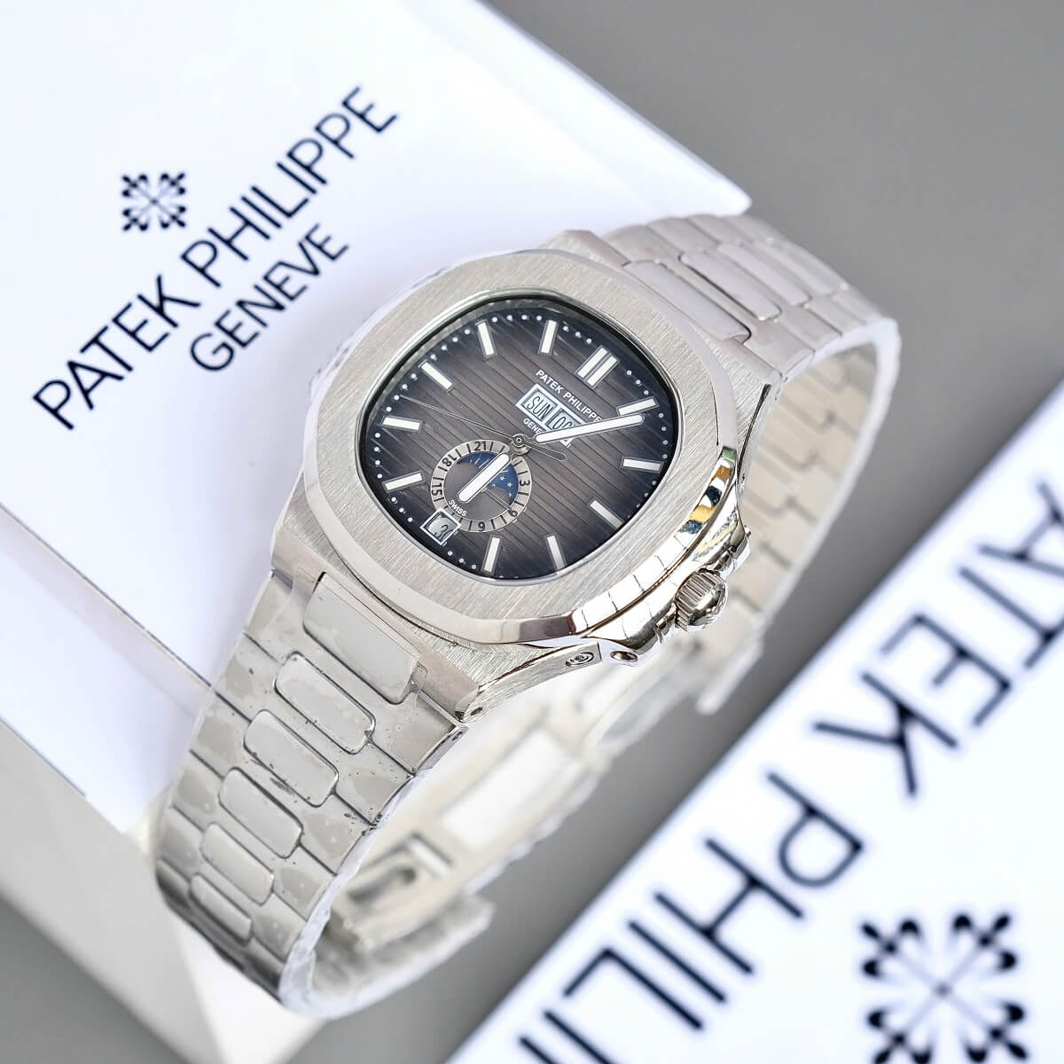 Đồng Hồ Nam Patek Philippe Nautilus 5726 Máy Tự Động Dây Silver Mặt Xám Size 40mm