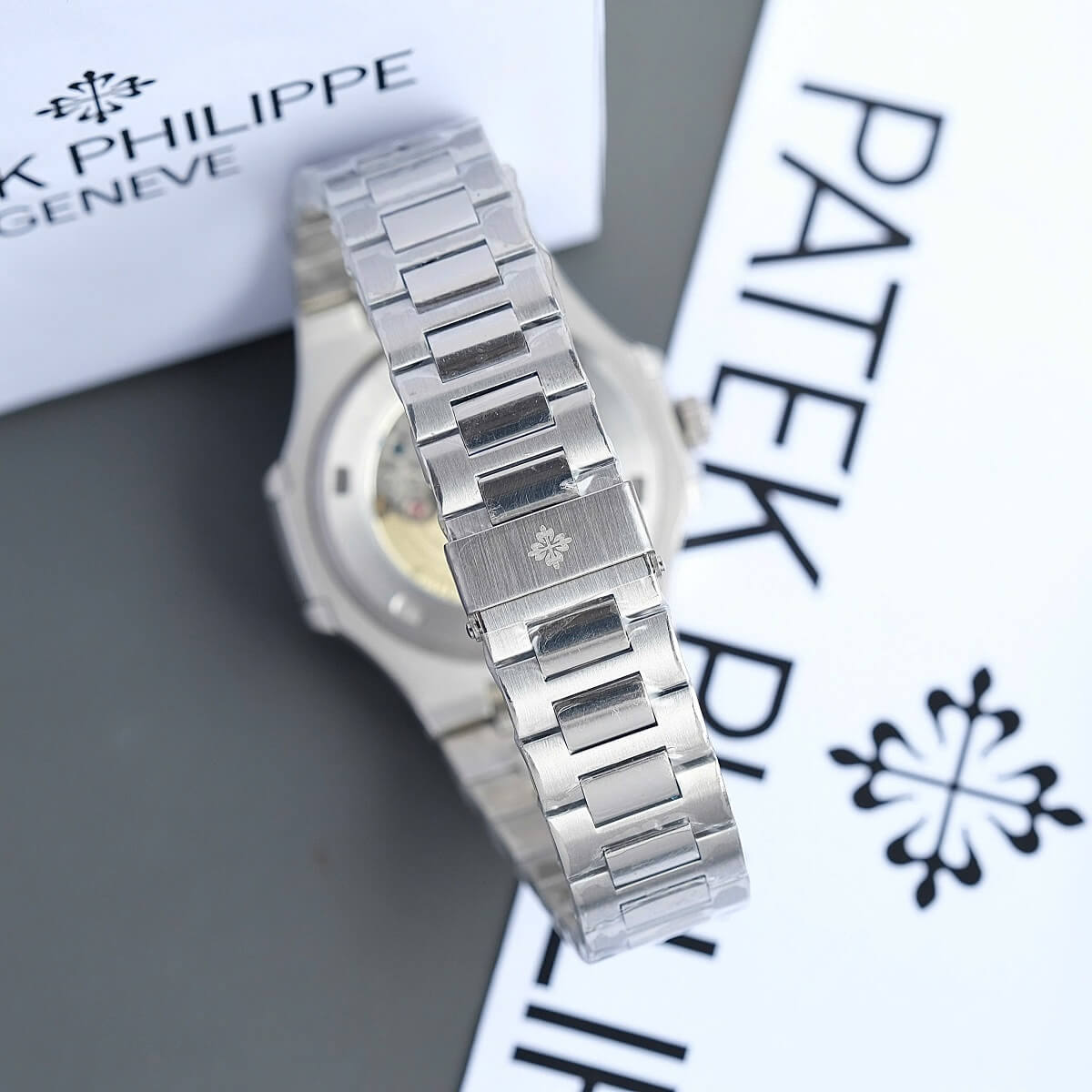 Đồng Hồ Nam Patek Philippe Nautilus 5726 Máy Tự Động Dây Silver Mặt Xám Size 40mm