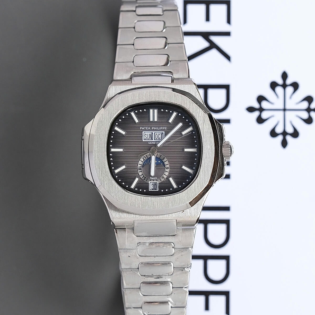 Đồng Hồ Nam Patek Philippe Nautilus 5726 Máy Tự Động Dây Silver Mặt Xám Size 40mm