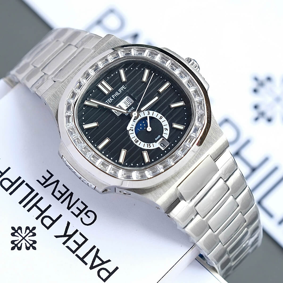 Đồng Hồ Nam Patek Philippe Nautilus 5726 Đính Đá Máy Tự Động Dây Silver Mặt Đen Size 40mm