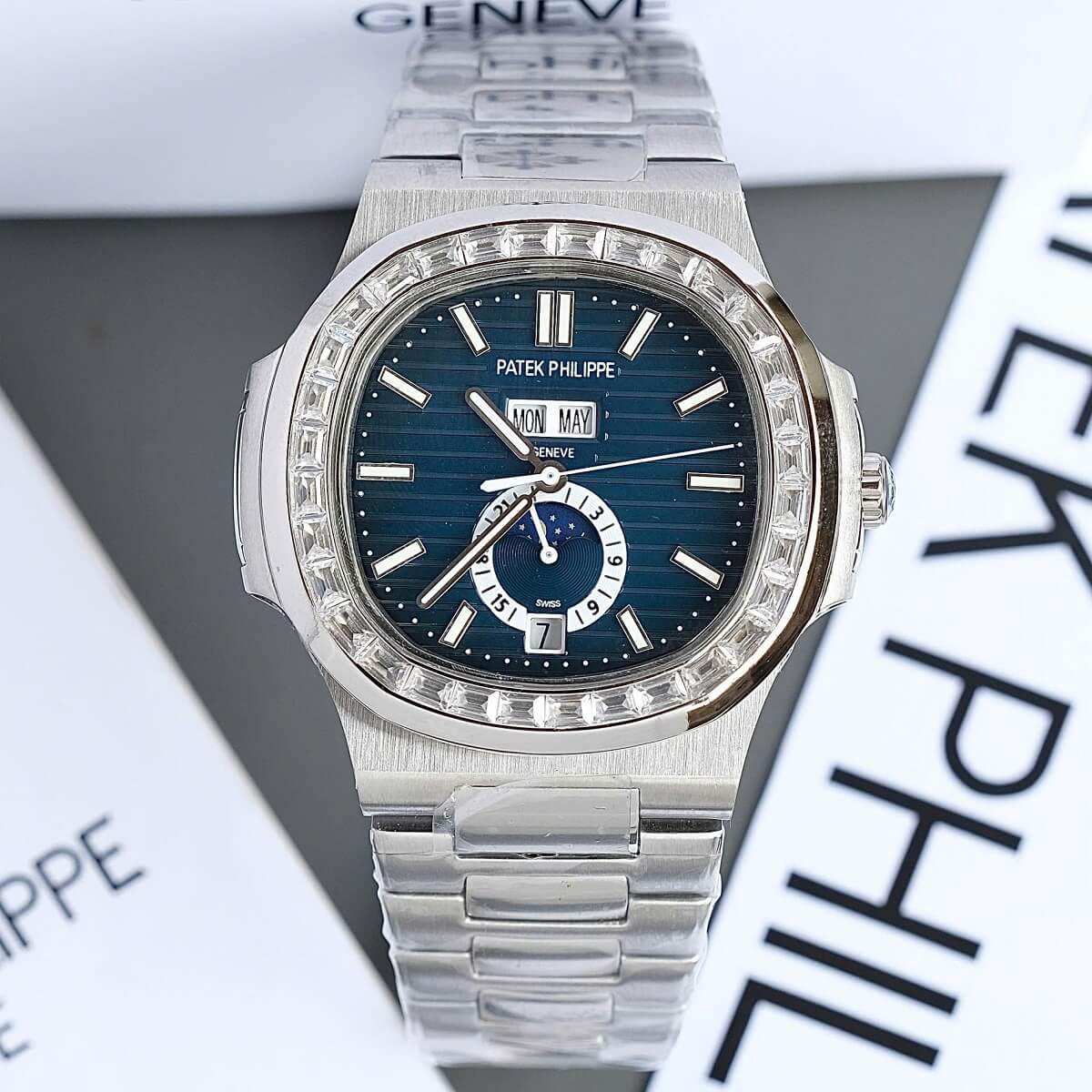 Đồng Hồ Nam Patek Philippe Nautilus 5726 Đính Đá Máy Tự Động Dây Silver Mặt Xanh Size 40mm