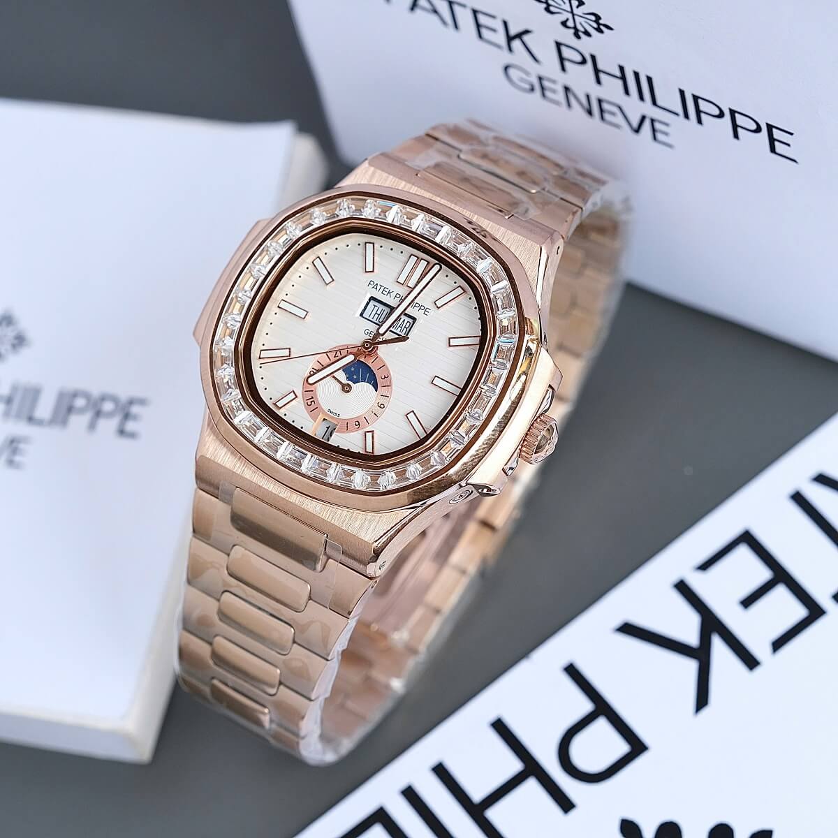 Đồng Hồ Nam Patek Philippe Nautilus 5726 Đính Đá Máy Tự Động Dây Rose Mặt Trắng Size 40mm