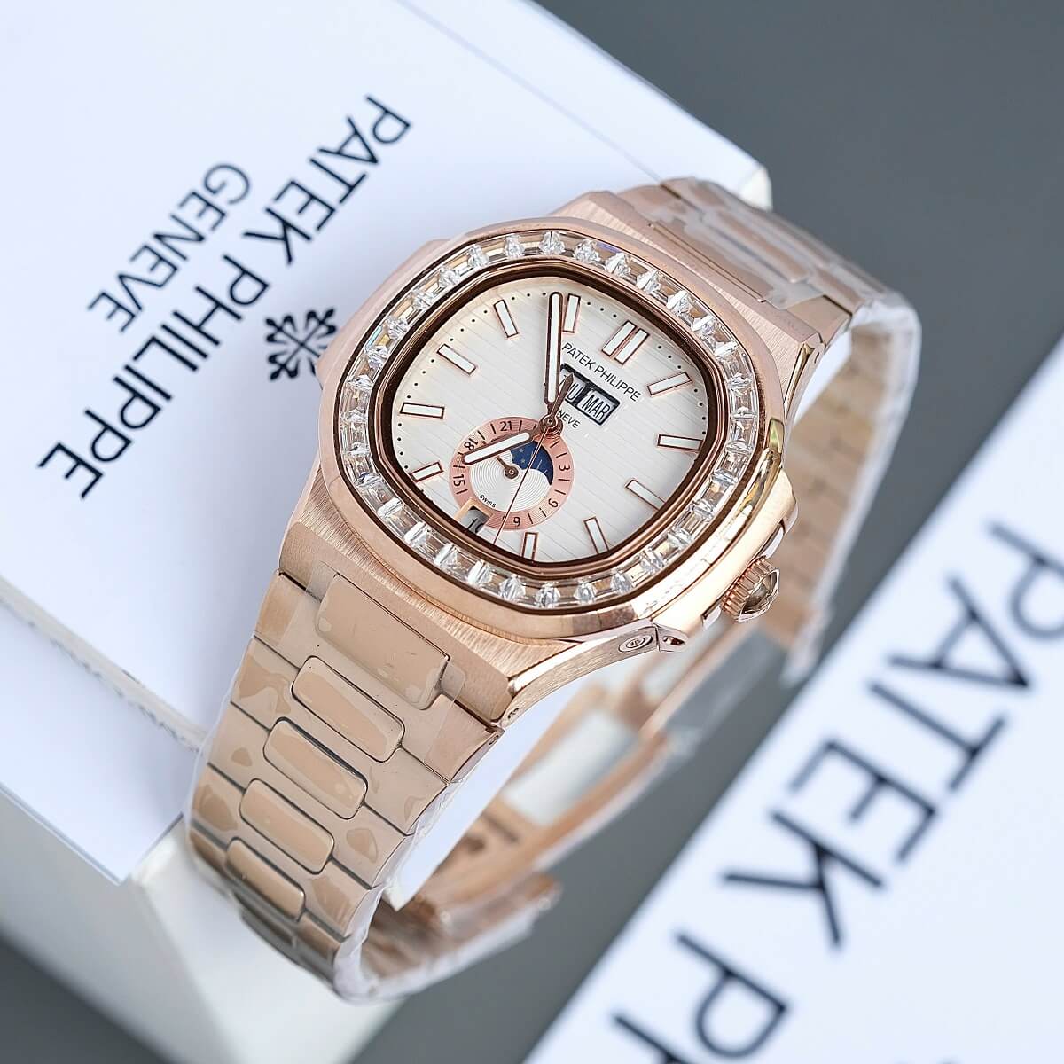 Đồng Hồ Nam Patek Philippe Nautilus 5726 Đính Đá Máy Tự Động Dây Rose Mặt Trắng Size 40mm