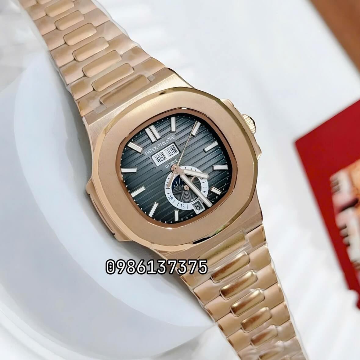 Đồng Hồ Nam Patek Philippe Nautilus 5726 Tự Động Mặt Xám Kim Loại Demi Vàng Hồng Size 40mm