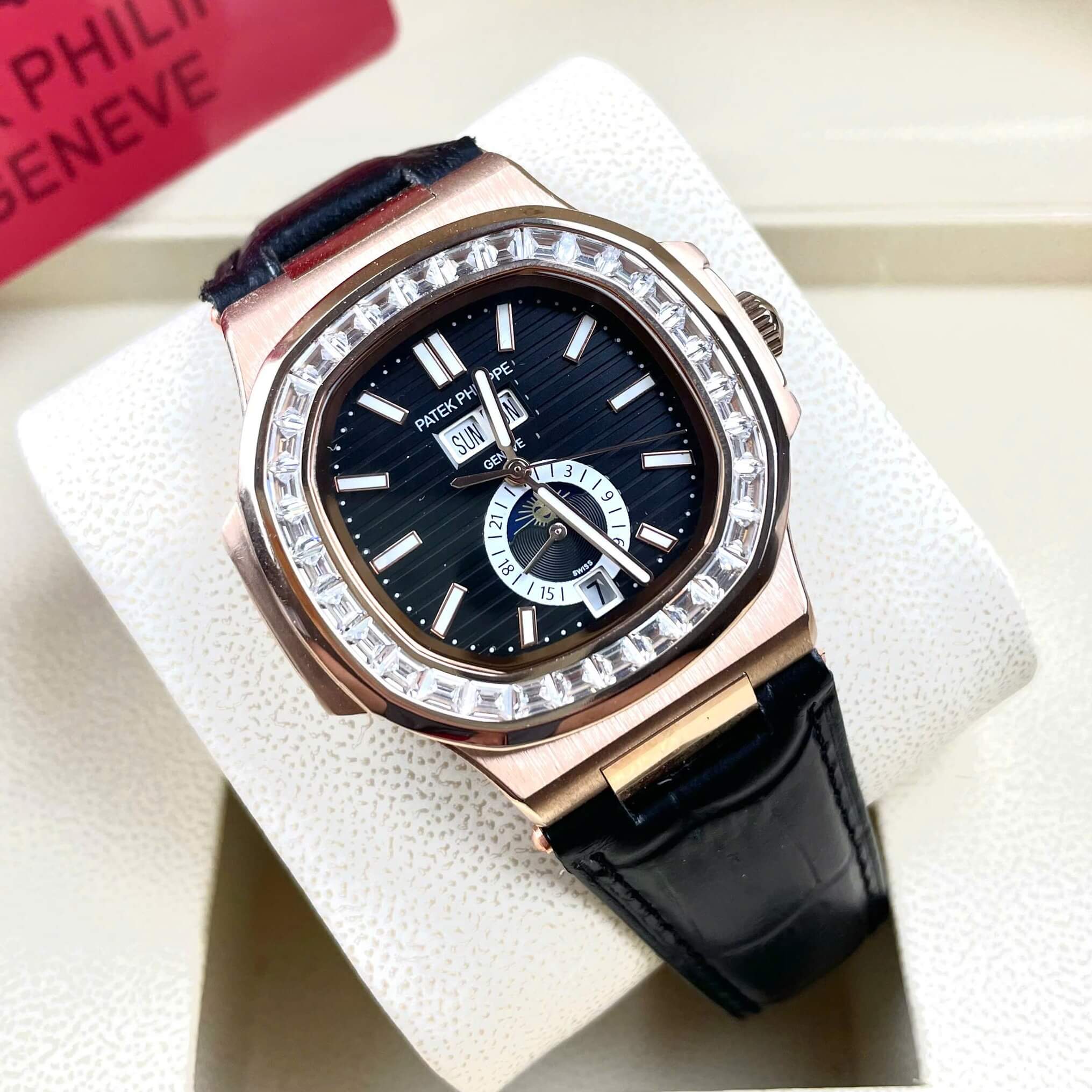 Đồng Hồ Nam Patek Philippe Nautilus Tự Động Dây Da Đen Mặt Đen Đính Đá Rose Size 40mm