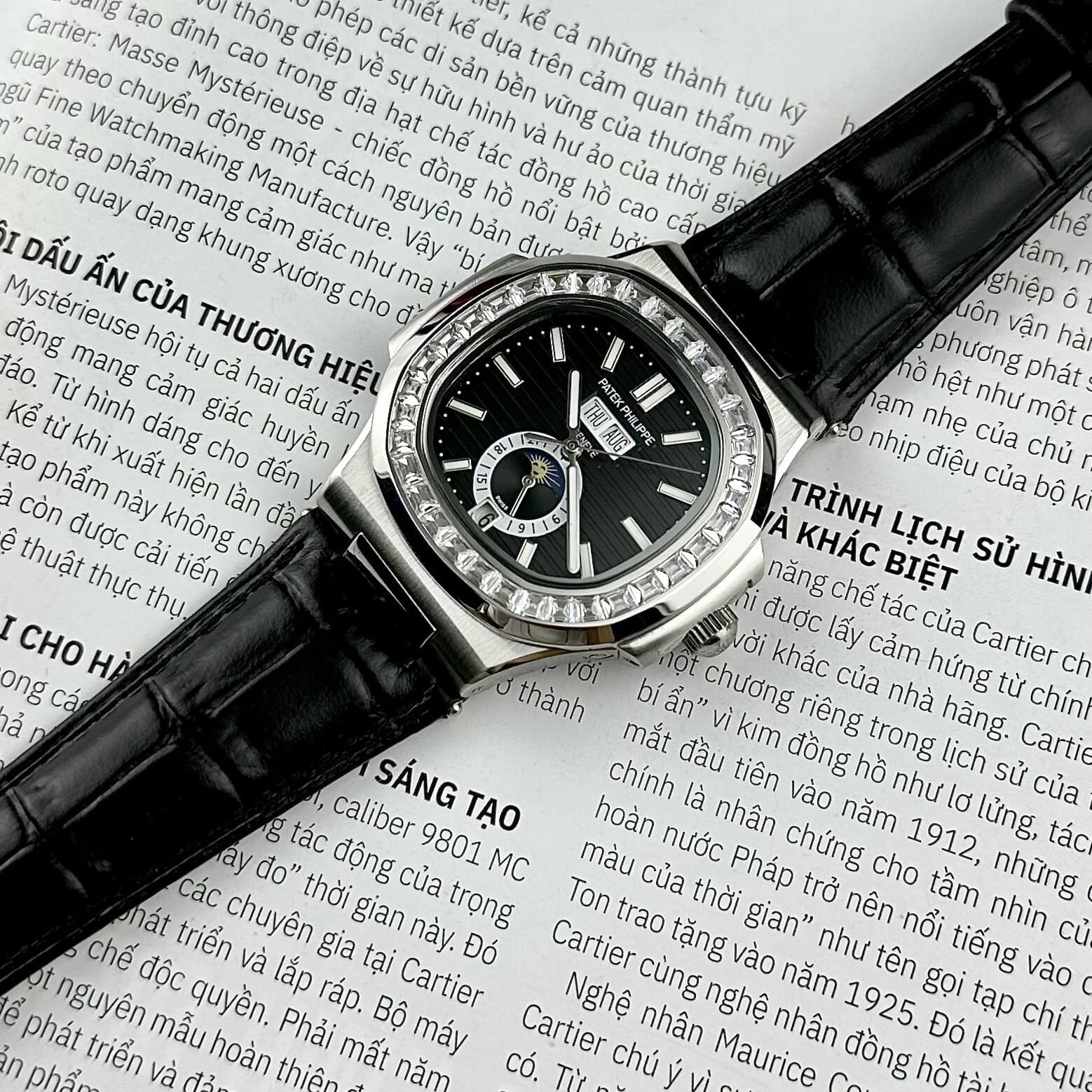 Đồng Hồ Nam Patek Philippe Nautilus Tự Động Dây Da Đen Mặt Đen Đính Đá Silver Size 40mm