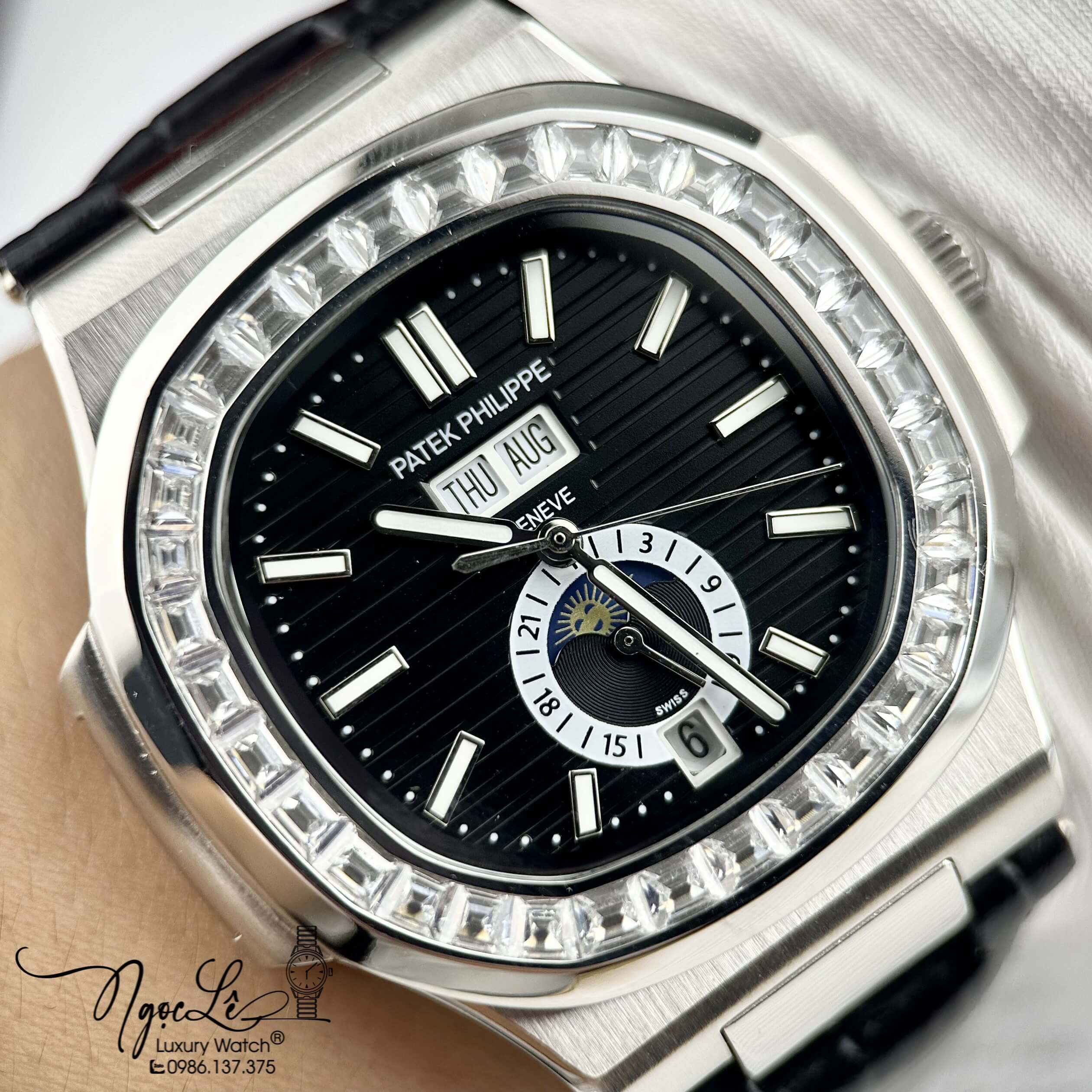 Đồng Hồ Nam Patek Philippe Nautilus Tự Động Dây Da Đen Mặt Đen Đính Đá Silver Size 40mm