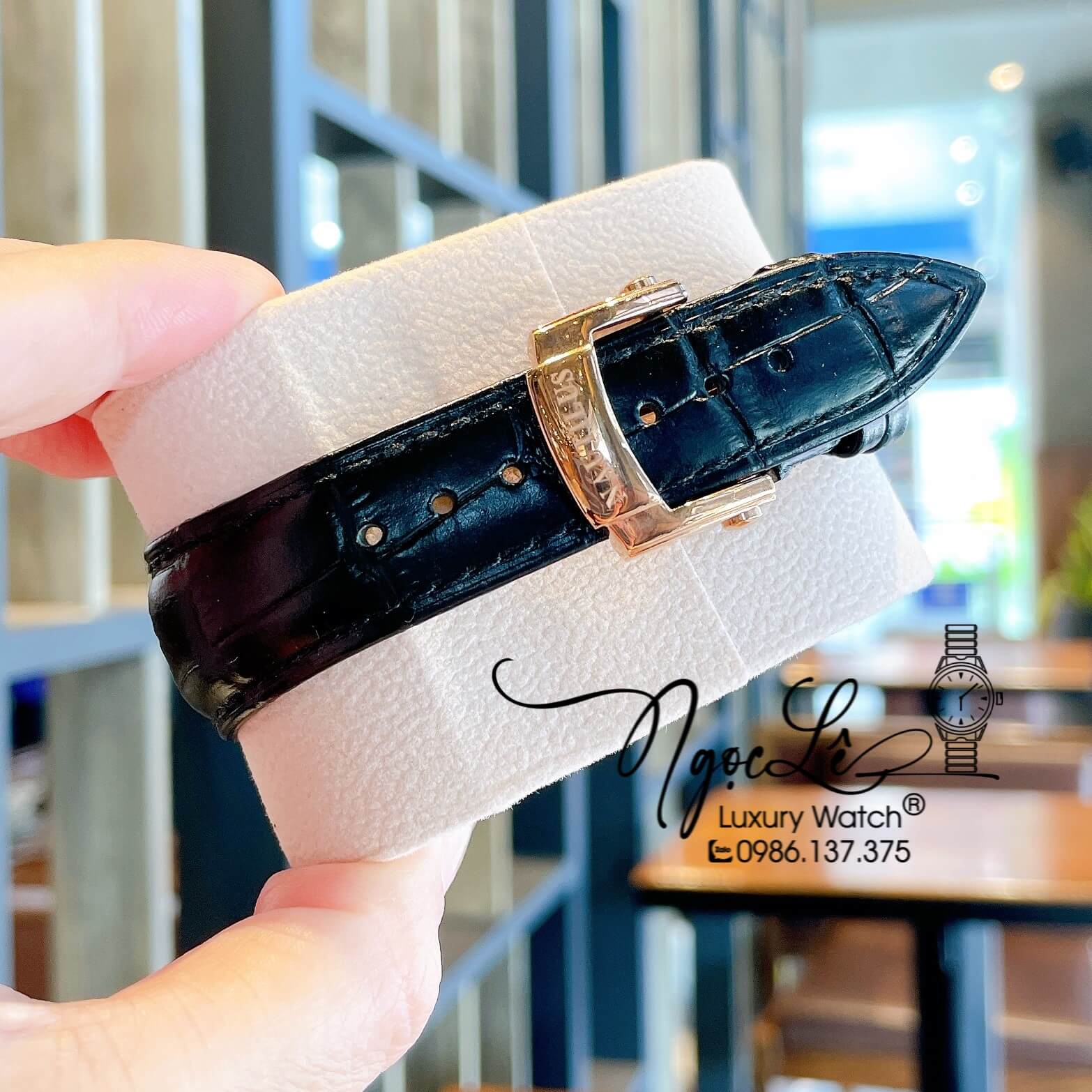 Đồng Hồ Nam Patek Philippe Nautilus Tự Động Dây Da Đen Mặt Đen Size 40mm