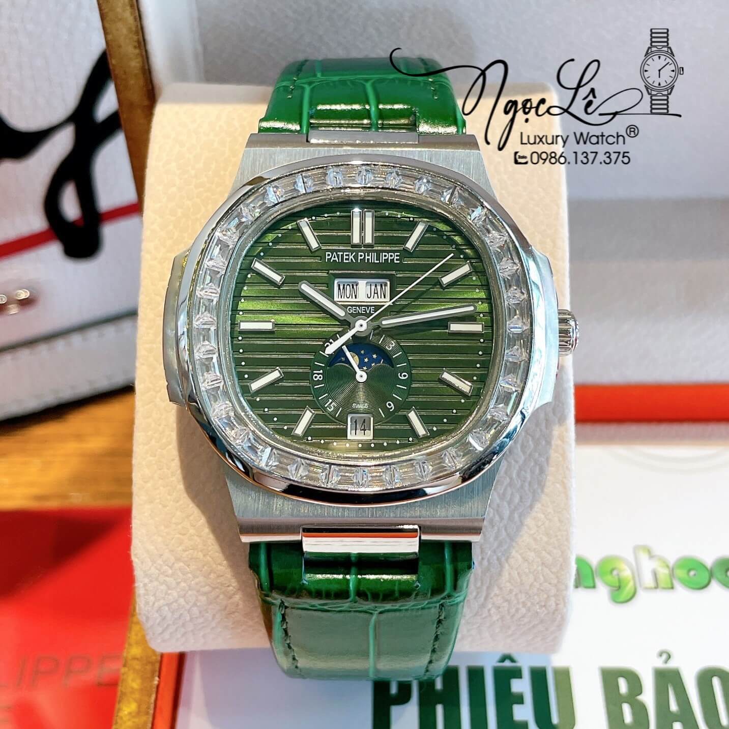 Đồng Hồ Nam Patek Philippe Nautilus Tự Động Dây Da Xanh Lá Mặt Xanh Đính Đá Size 40mm