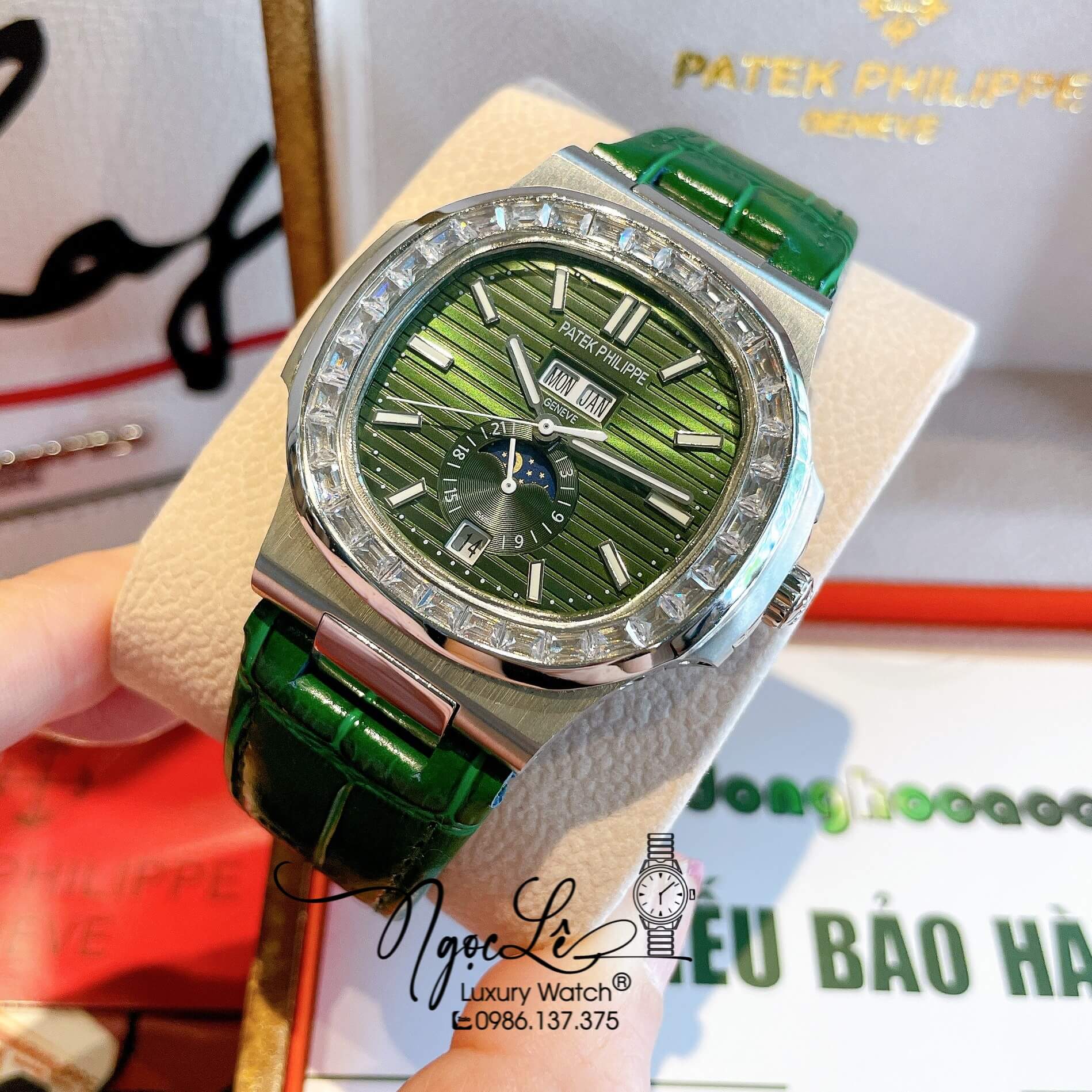 Đồng Hồ Nam Patek Philippe Nautilus Tự Động Dây Da Xanh Lá Mặt Xanh Đính Đá Size 40mm