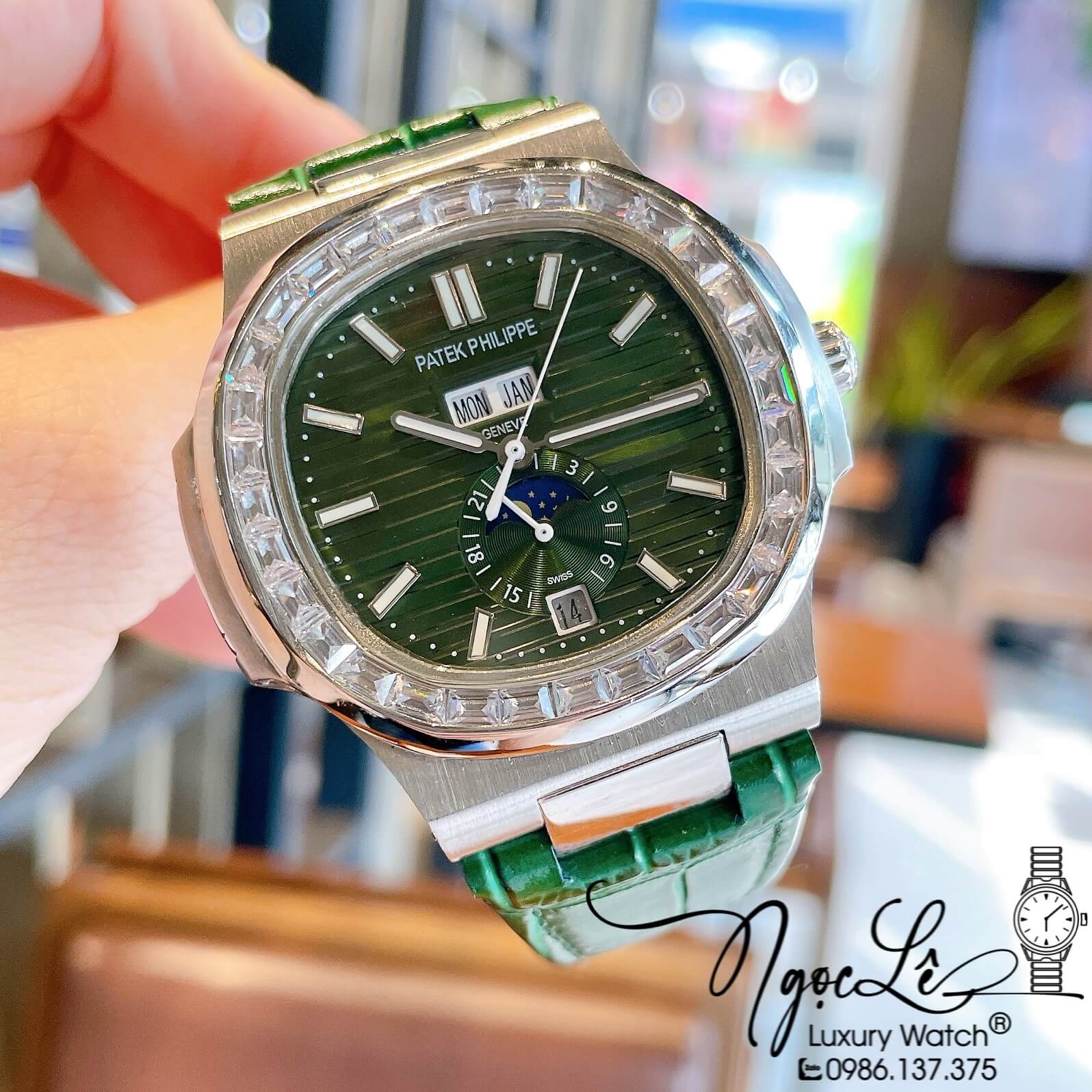 Đồng Hồ Nam Patek Philippe Nautilus Tự Động Dây Da Xanh Lá Mặt Xanh Đính Đá Size 40mm