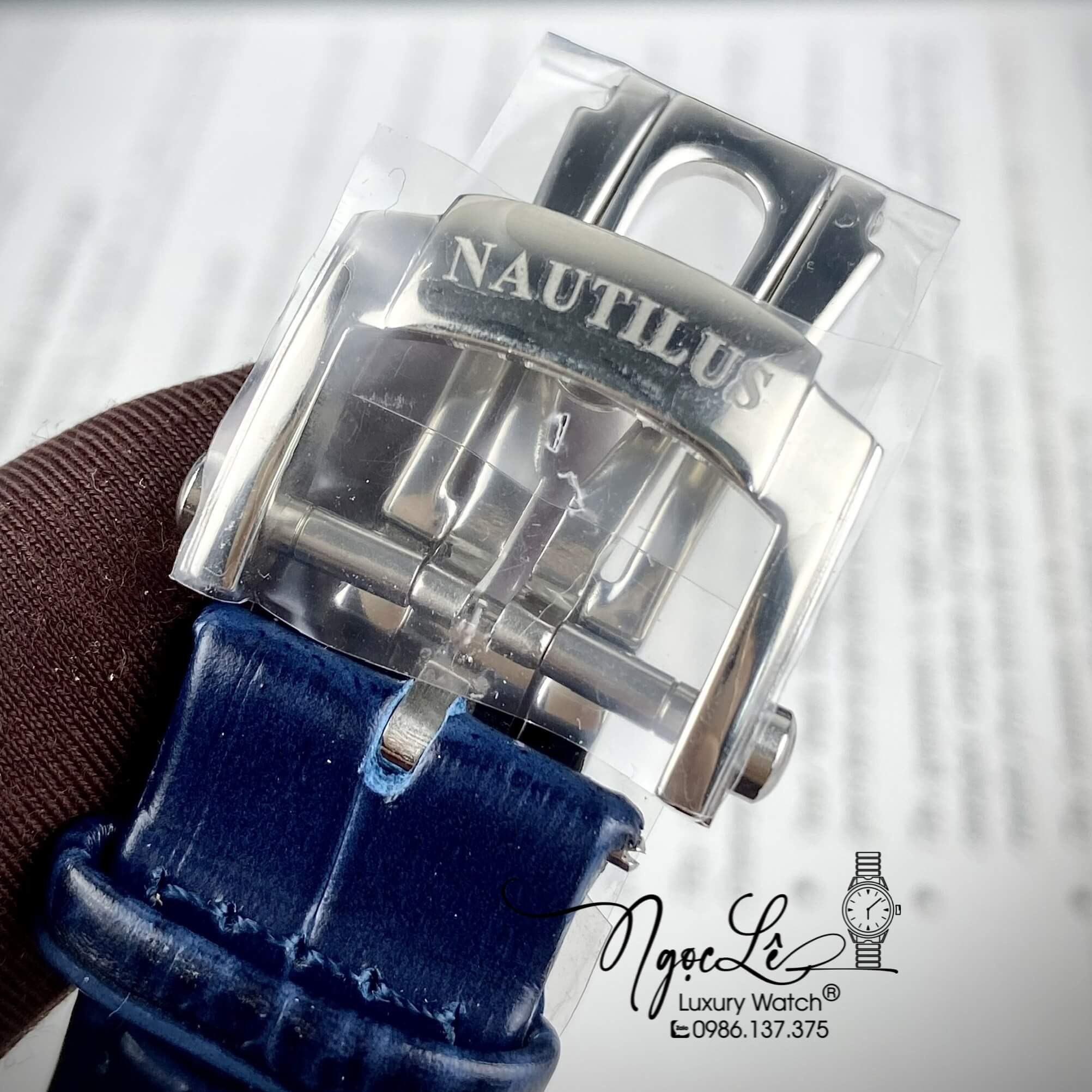 Đồng Hồ Nam Patek Philippe Nautilus Tự Động Dây Da Xanh Mặt Xanh Đính Đá Silver Size 40mm