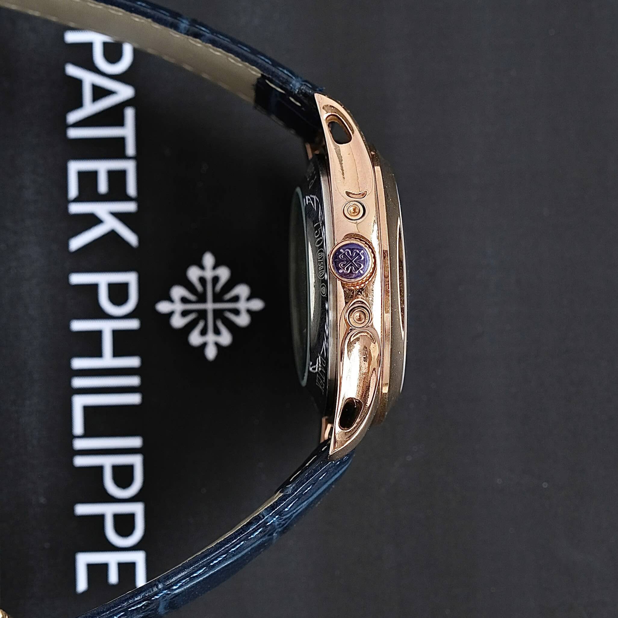 Đồng Hồ Nam Patek Philippe Tự Động Dây Da Xanh Mặt Xanh Size 40mm - Vỏ Rose Gold