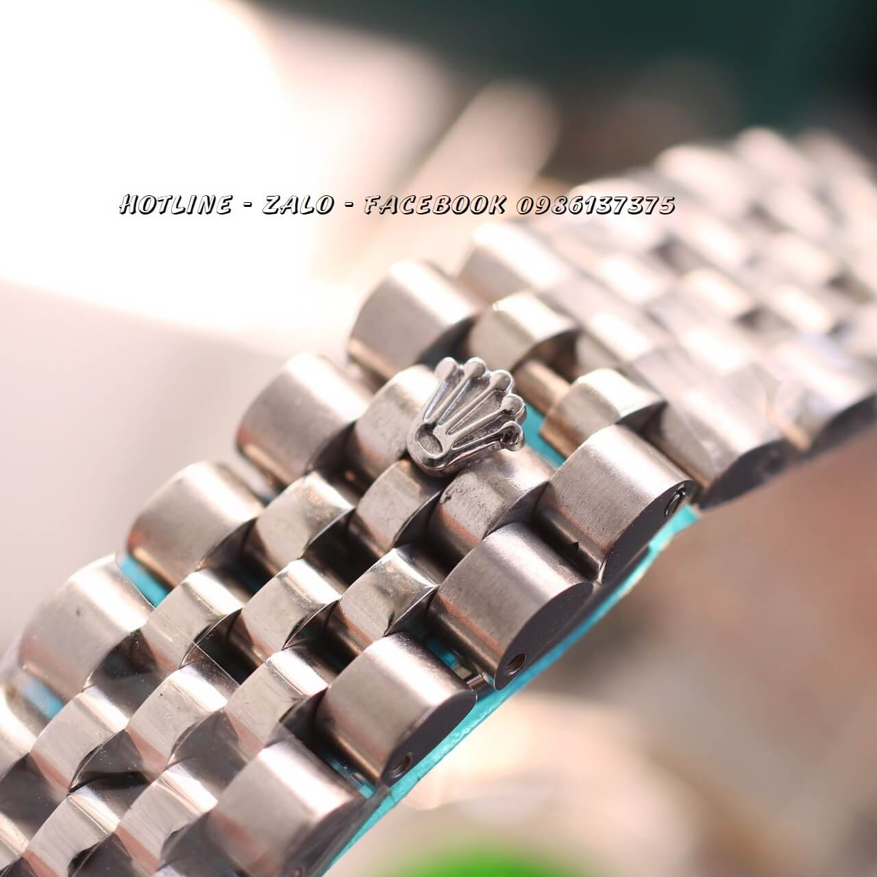 Đồng Hồ Rolex Quartz Siêu Cấp Bạc Mặt Trắng Chải Tia