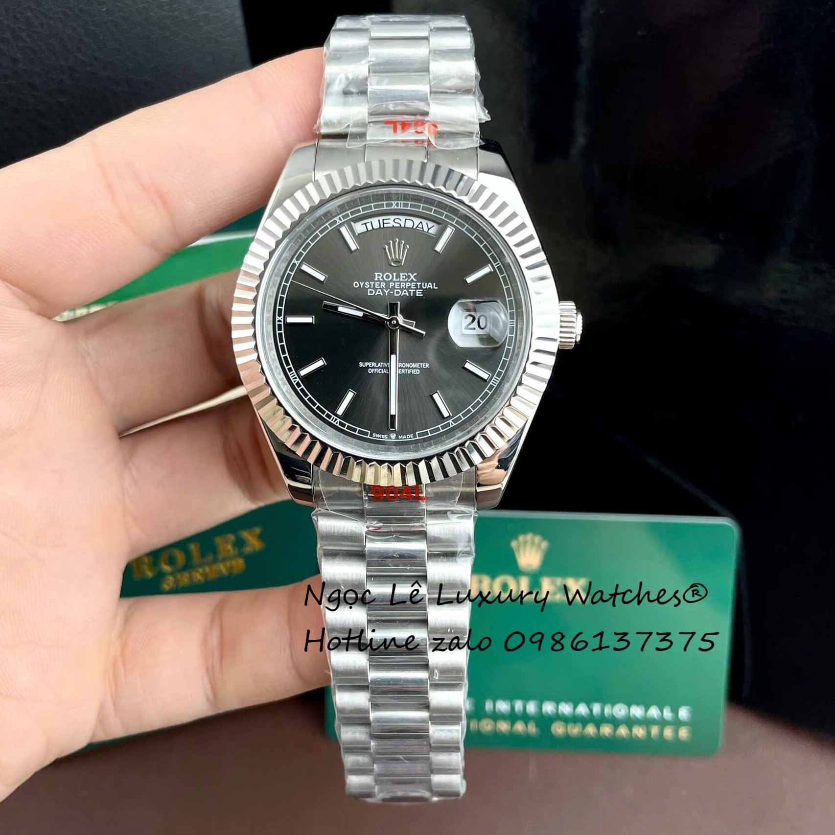 Đồng Hồ Rolex Day-Date Tự Động Dây Thép Màu Bạc Mặt Xám Đen Size 41mm - Niềng Khía