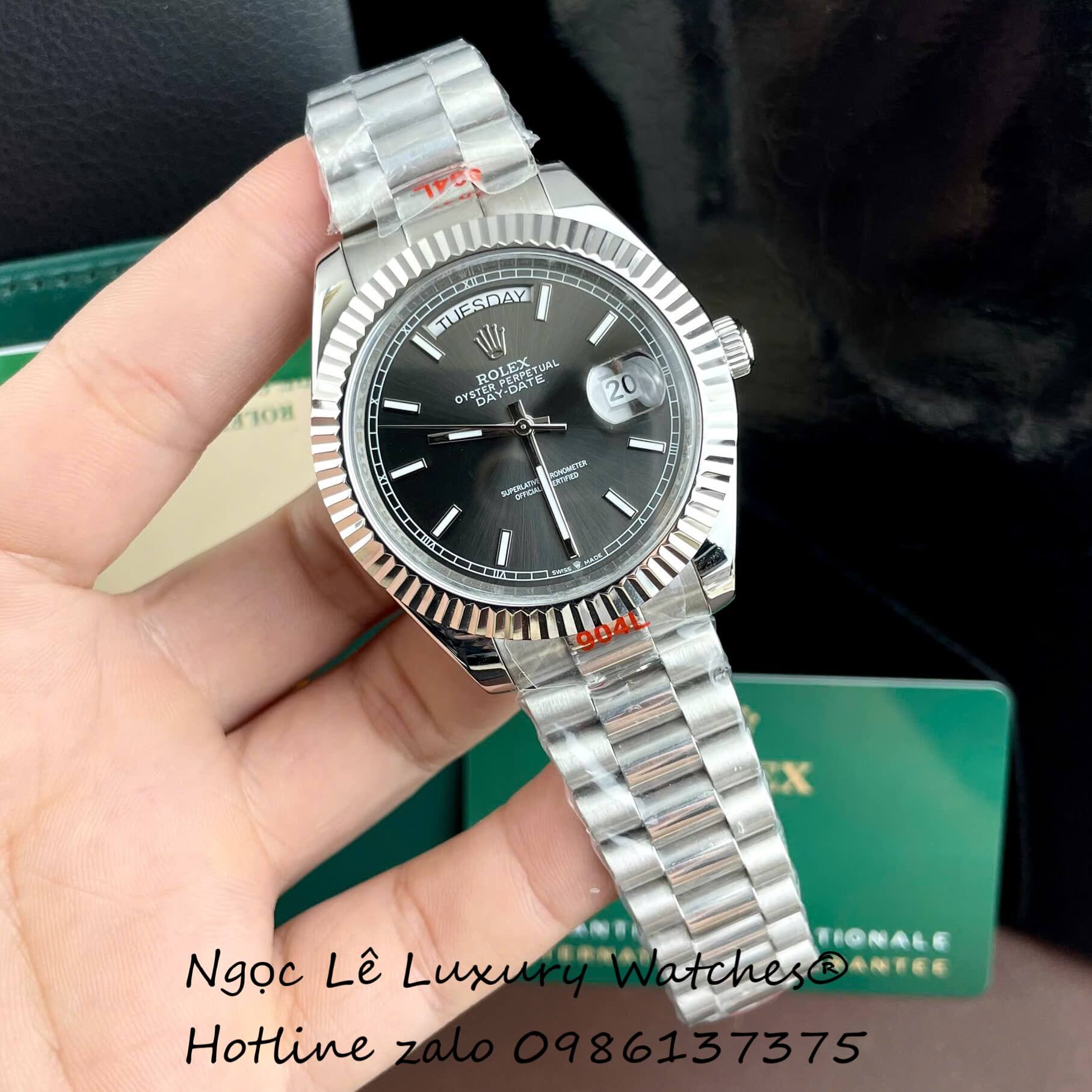 Đồng Hồ Rolex Day-Date Tự Động Dây Thép Màu Bạc Mặt Xám Đen Size 41mm - Niềng Khía