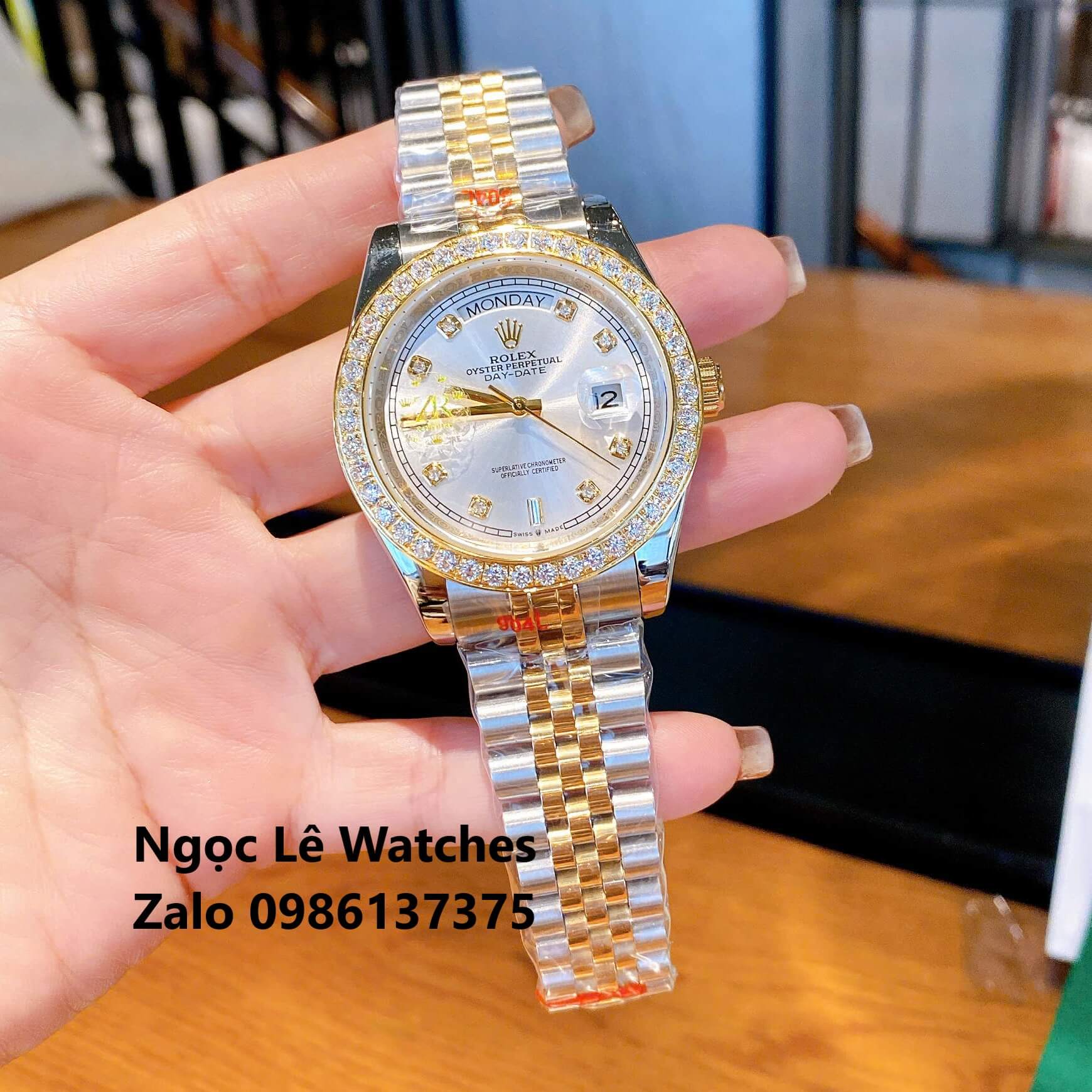Đồng Hồ Nam Rolex Day-Date Tự Động Dây Kim Loại Demi Vàng Mặt Trắng Size 41mm Viền Đính Đá