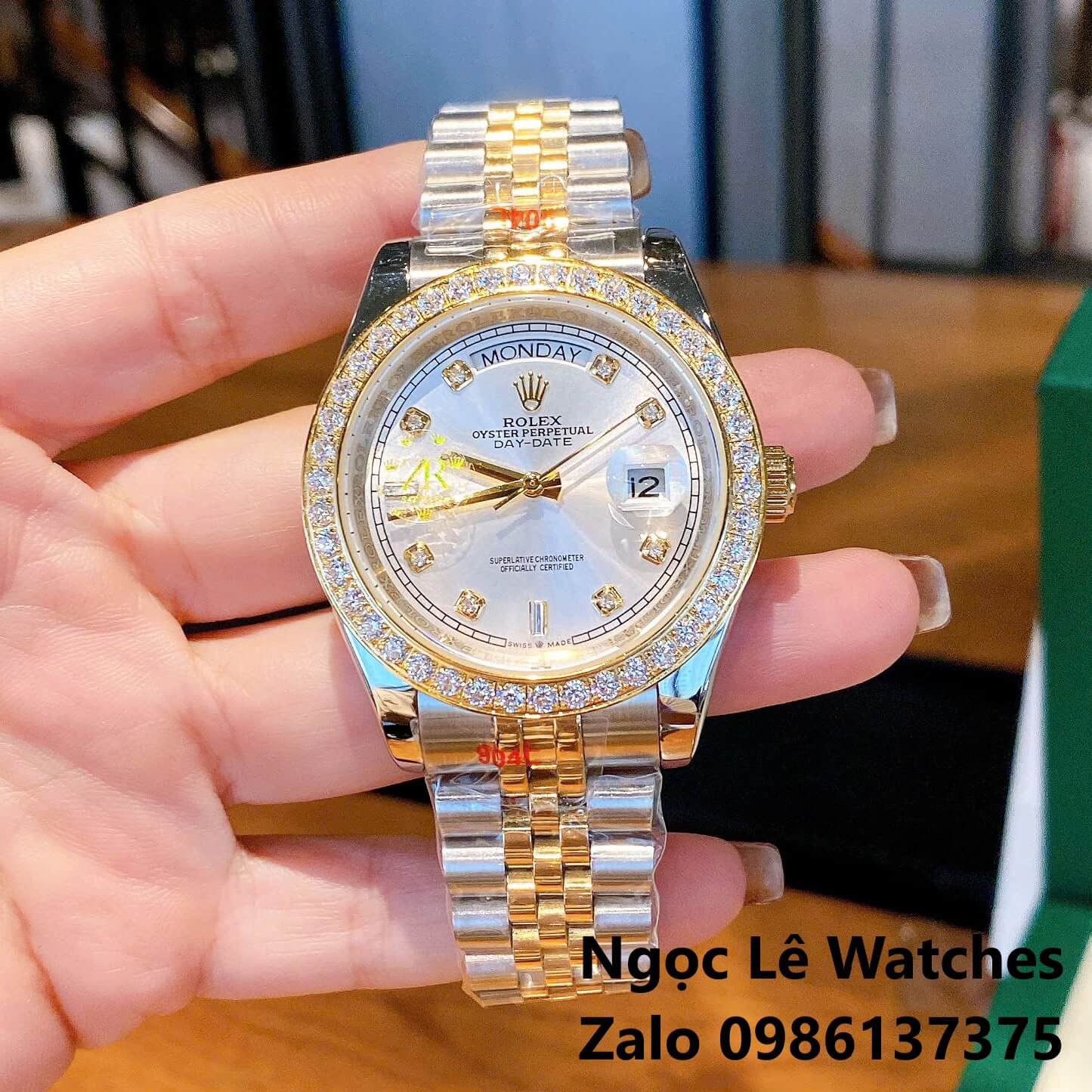 Đồng Hồ Nam Rolex Day-Date Tự Động Dây Kim Loại Demi Vàng Mặt Trắng Size 41mm Viền Đính Đá