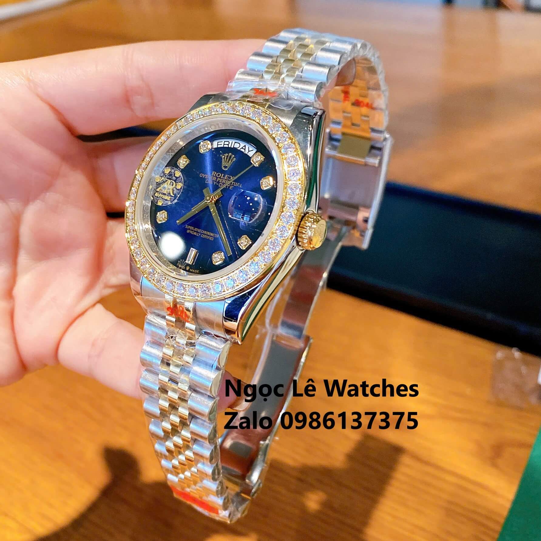 Đồng Hồ Nam Rolex Day-Date Tự Động Dây Kim Loại Demi Vàng Mặt Xanh Ombre Size 41mm Viền Đính Đá