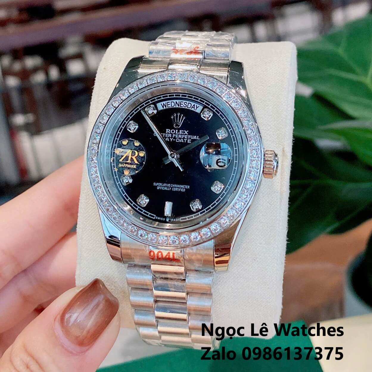 Đồng Hồ Nam Rolex Day-Date Tự Động Dây Kim Loại Silver Mặt Đen Size 41mm Viền Đính Đá