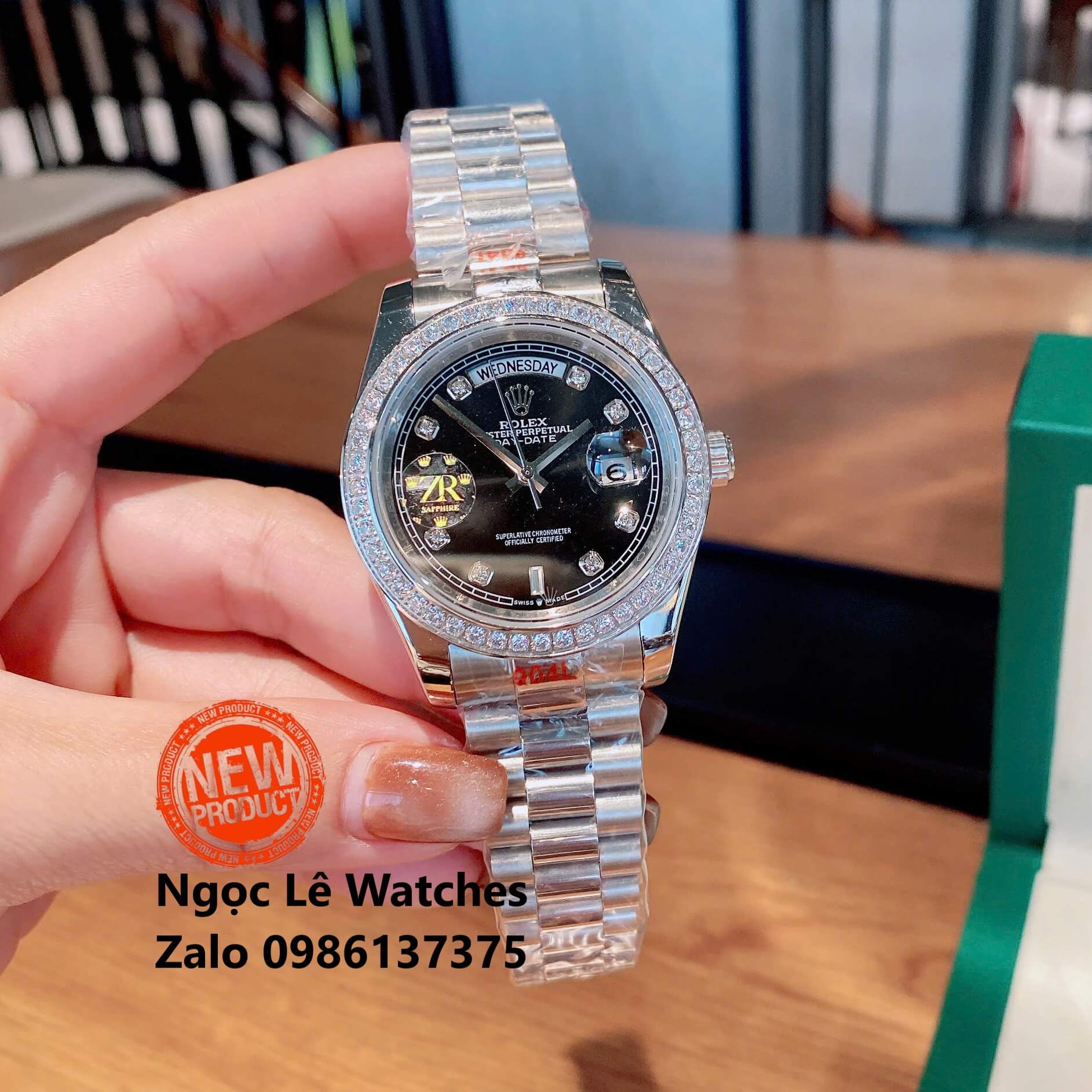 Đồng Hồ Nam Rolex Day-Date Tự Động Dây Kim Loại Silver Mặt Đen Size 41mm Viền Đính Đá