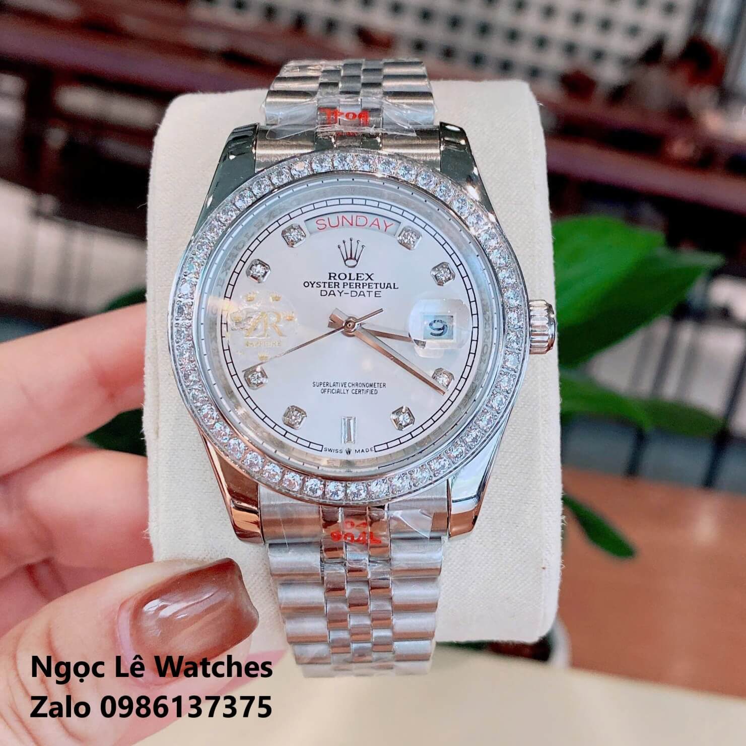 Đồng Hồ Nam Rolex Day-Date Tự Động Dây Kim Loại Silver Mặt Trắng Size 41mm Viền Đính Đá