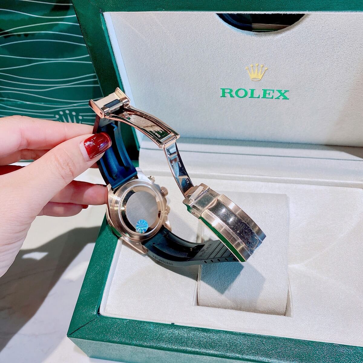 Đồng Hồ Nam Rolex Daytona Rainbow Dây Cao Su Mặt Đen Vỏ Rose Size 40mm