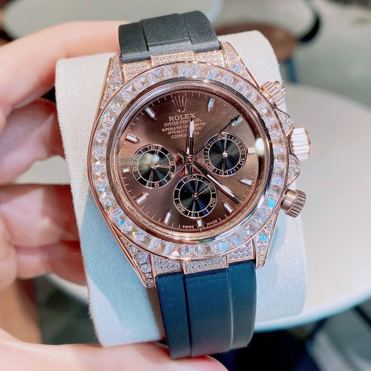 Đồng Hồ Nam Rolex Daytona Rainbow Dây Cao Su Mặt Nâu Vỏ Rose Size 40mm