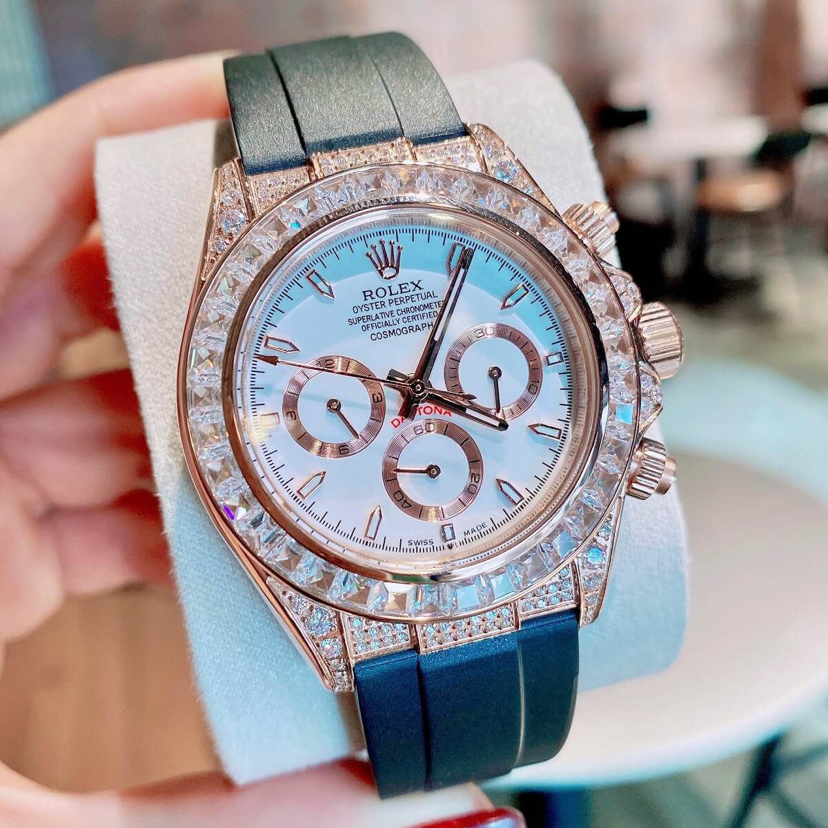 Đồng Hồ Nam Rolex Daytona Rainbow Dây Cao Su Mặt Trắng Vỏ Rose Size 40mm