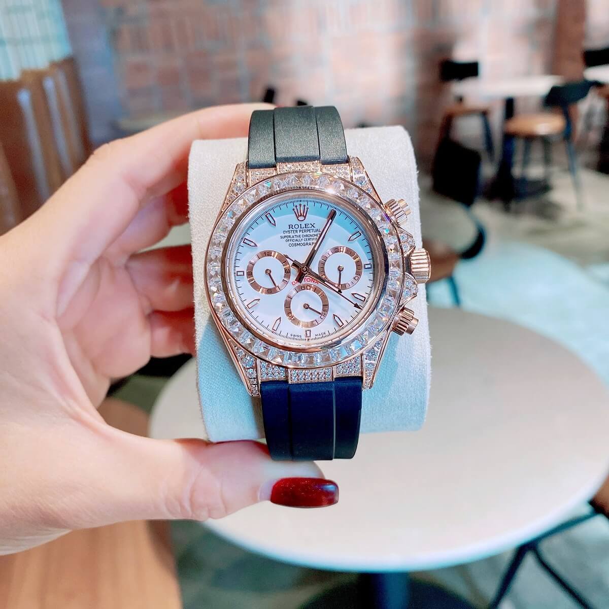 Đồng Hồ Nam Rolex Daytona Rainbow Dây Cao Su Mặt Trắng Vỏ Rose Size 40mm