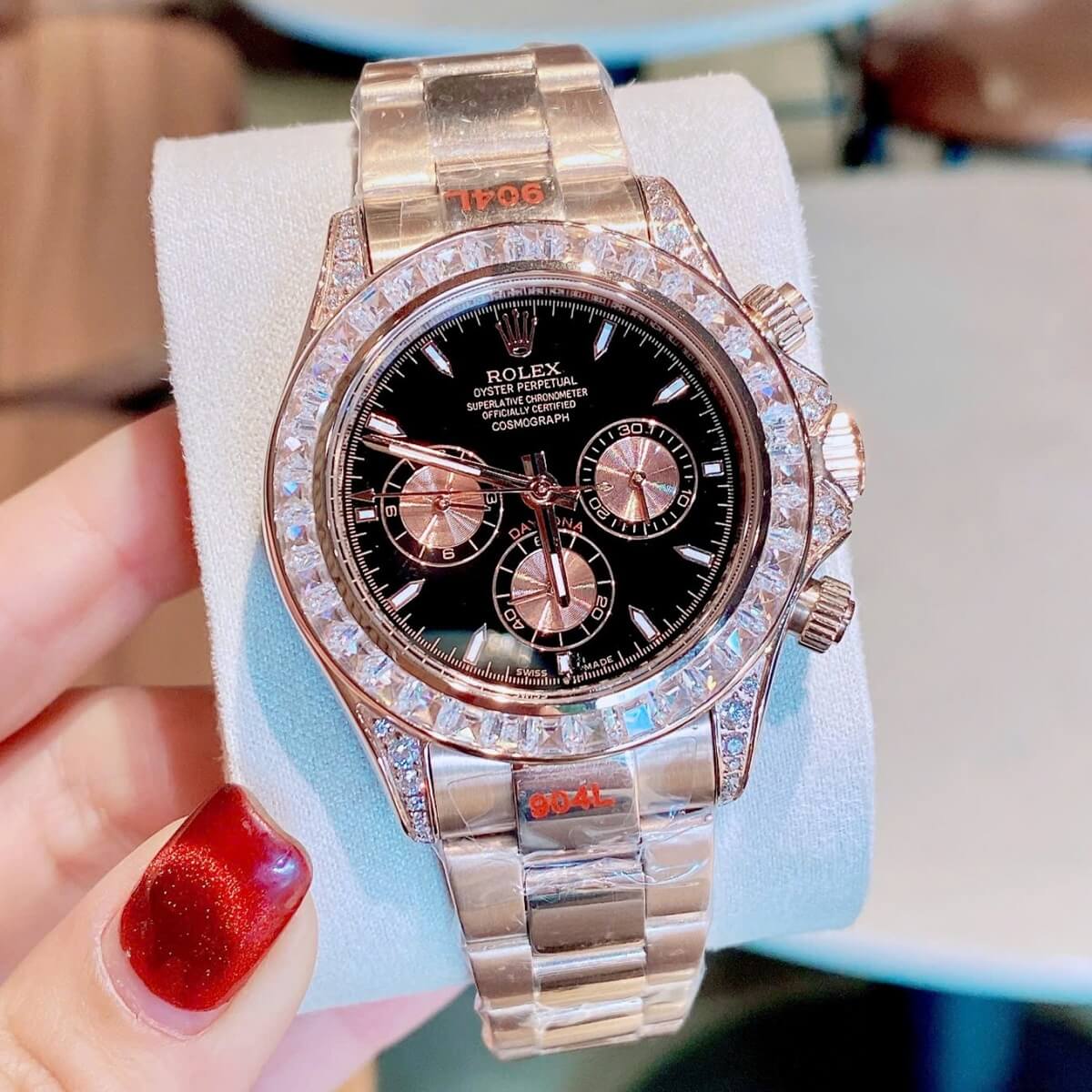 Đồng Hồ Nam Rolex Daytona Rainbow Đính Đá Mặt Đen Vỏ Rose Size 40mm