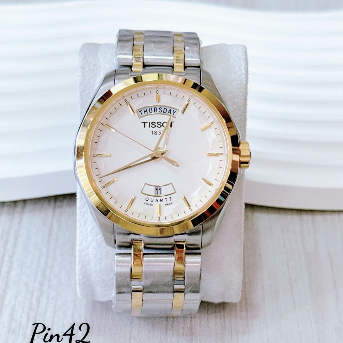 Đồng Hồ Nam Tissot Máy Pin Dây Inox Mặt Trắng Demi Size 42mm