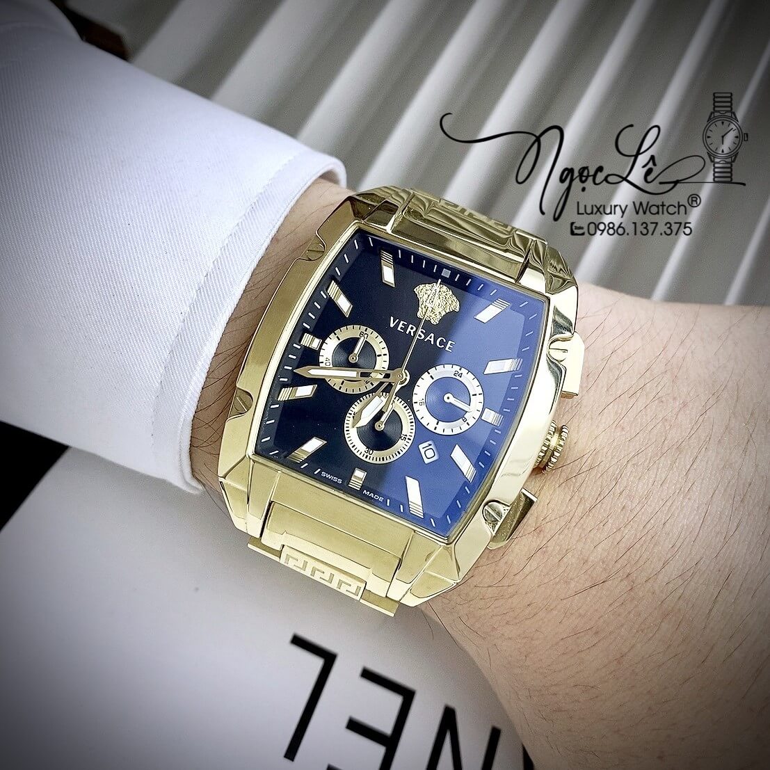 Đồng Hồ Nam Versace Dominus Dây Kim Loại Vàng Mặt Đen Size 42X49.5mm