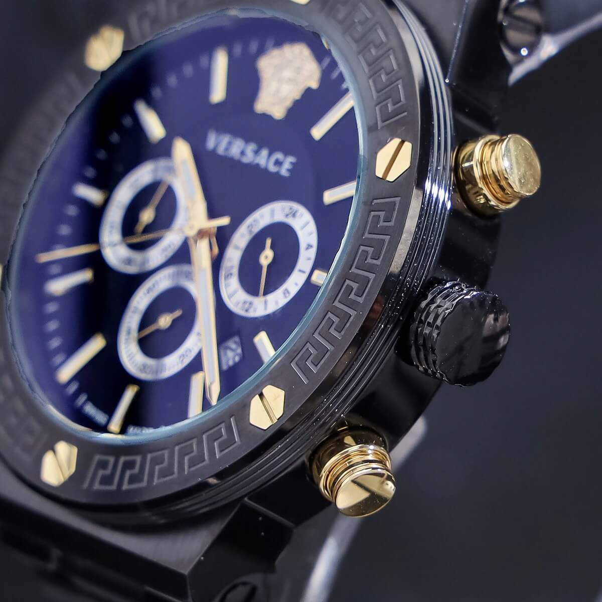 Đồng Hồ Nam Versace Greca Logo Chronograph Dây Thép Full Đen Size 43mm