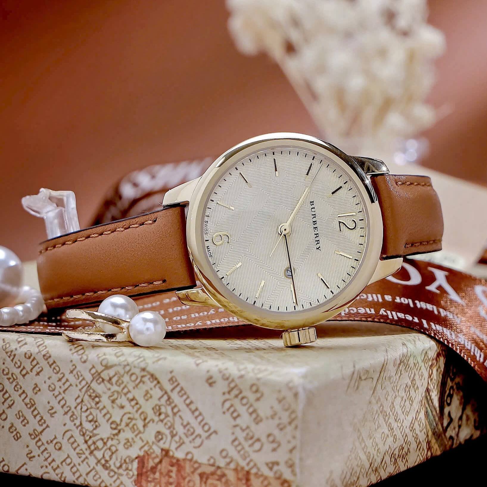 Đồng Hồ Nữ Burberry BU10101 Máy Thụy Sĩ Size 32mm - Dây Da Nâu Vỏ Vàng