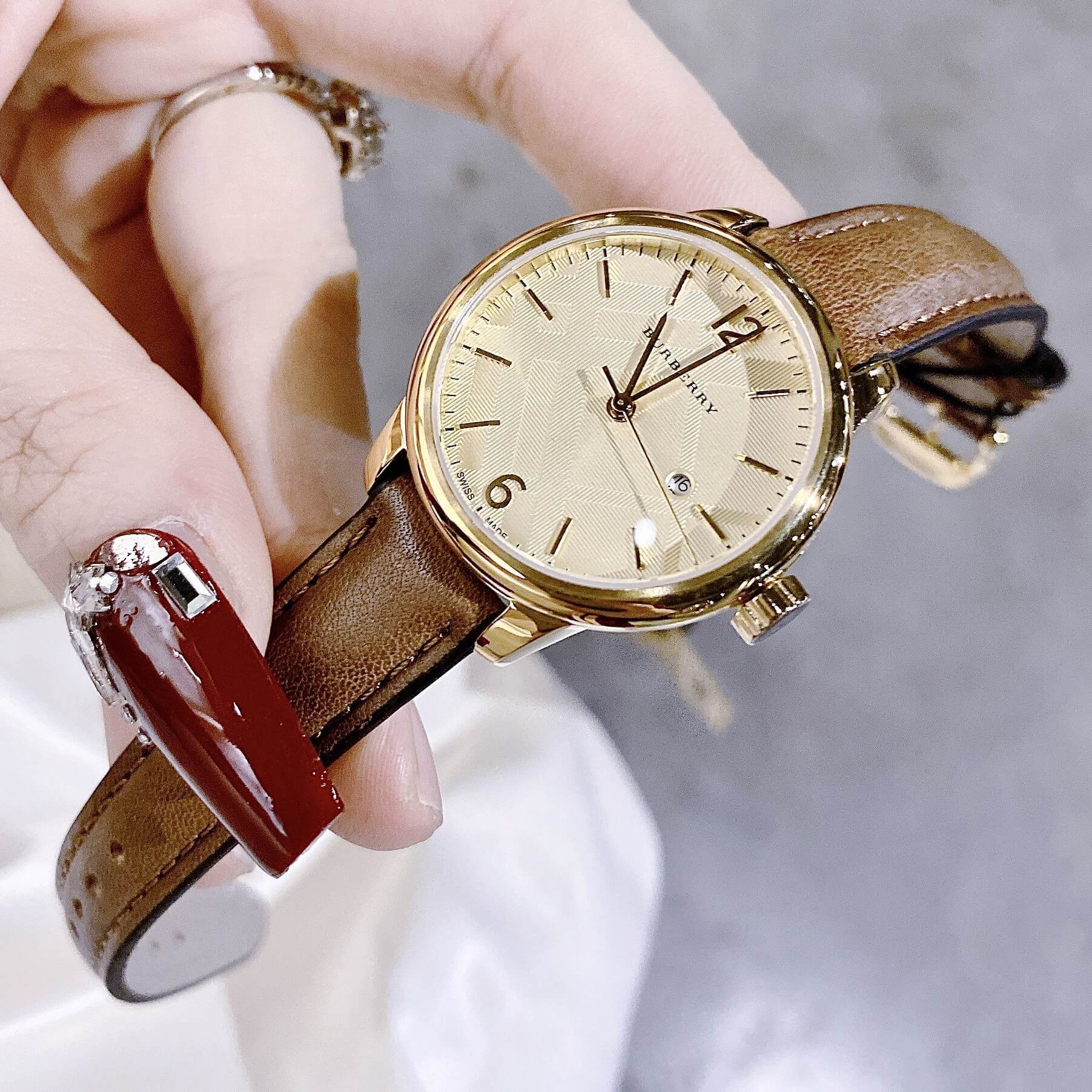 Đồng Hồ Nữ Burberry BU10101 Máy Thụy Sĩ Size 32mm - Dây Da Nâu Vỏ Vàng