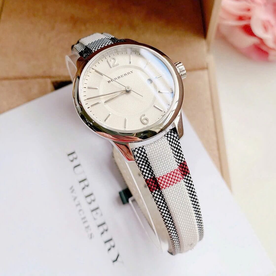 Đồng Hồ Nữ Burberry BU10103 Máy Thụy Sĩ Size 32mm - Dây Da Caro Đen Vỏ Silver