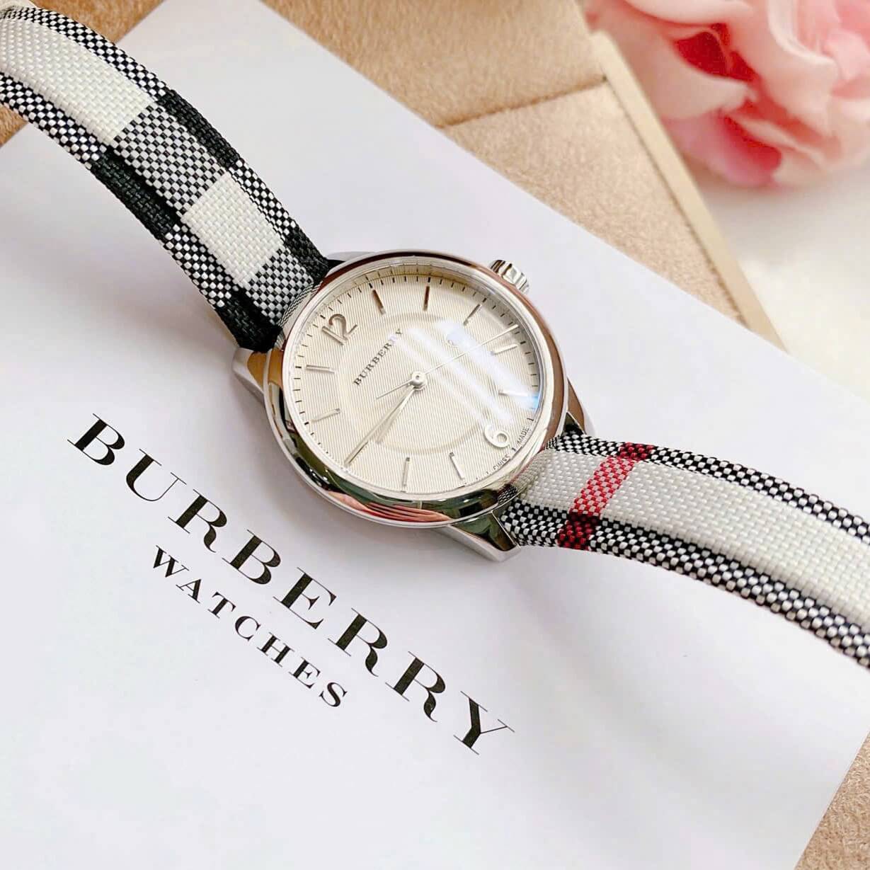 Đồng Hồ Nữ Burberry BU10103 Máy Thụy Sĩ Size 32mm - Dây Da Caro Đen Vỏ Silver