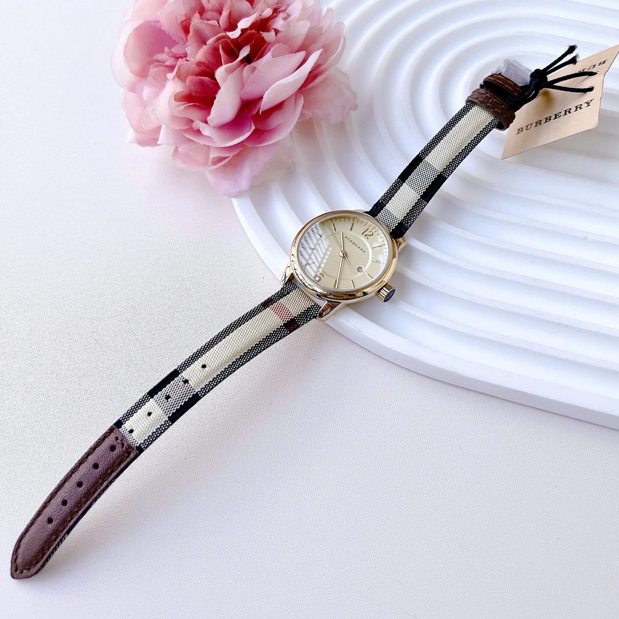 Đồng Hồ Nữ Burberry BU10104 Máy Thụy Sĩ Size 32mm - Dây Da Caro Vỏ Vàng