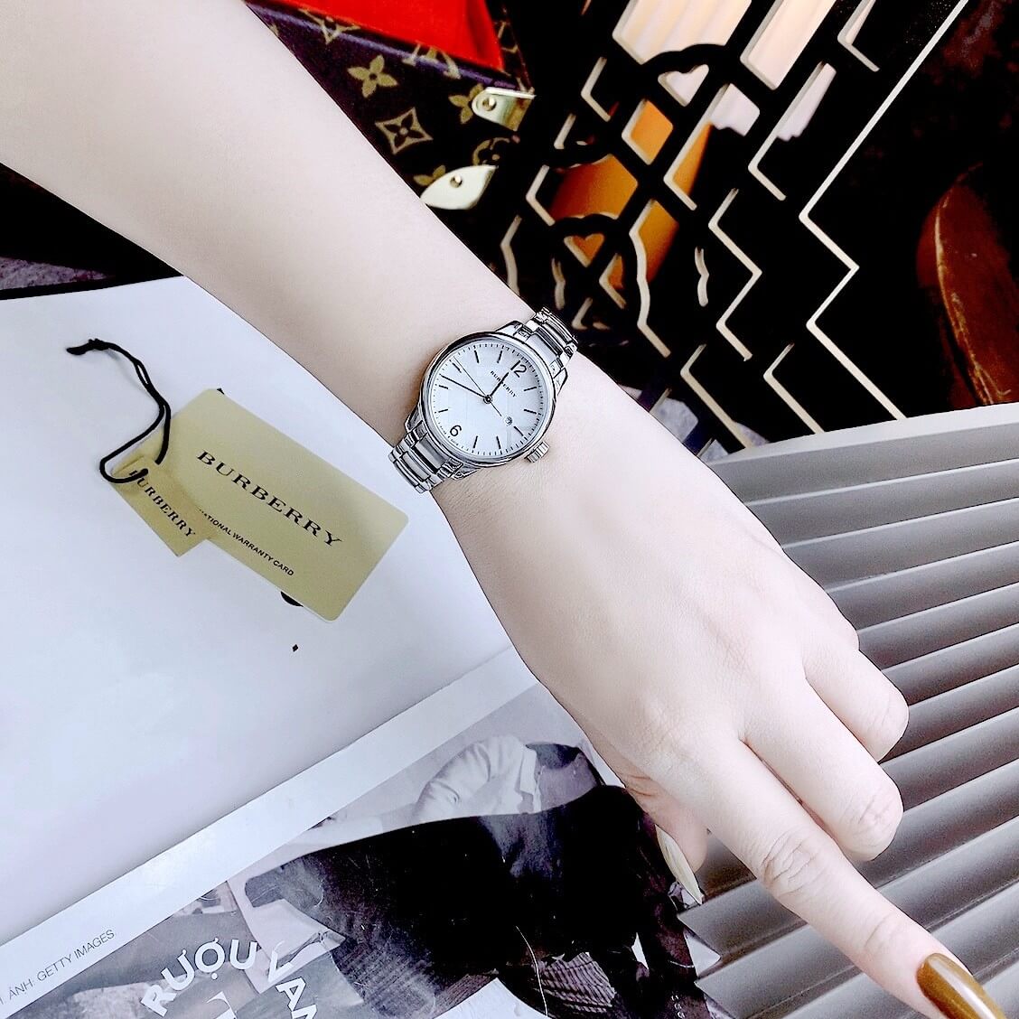 Đồng Hồ Nữ Burberry BU10108 Máy Thụy Sĩ Size 32mm - Dây Silver Mặt Trắng