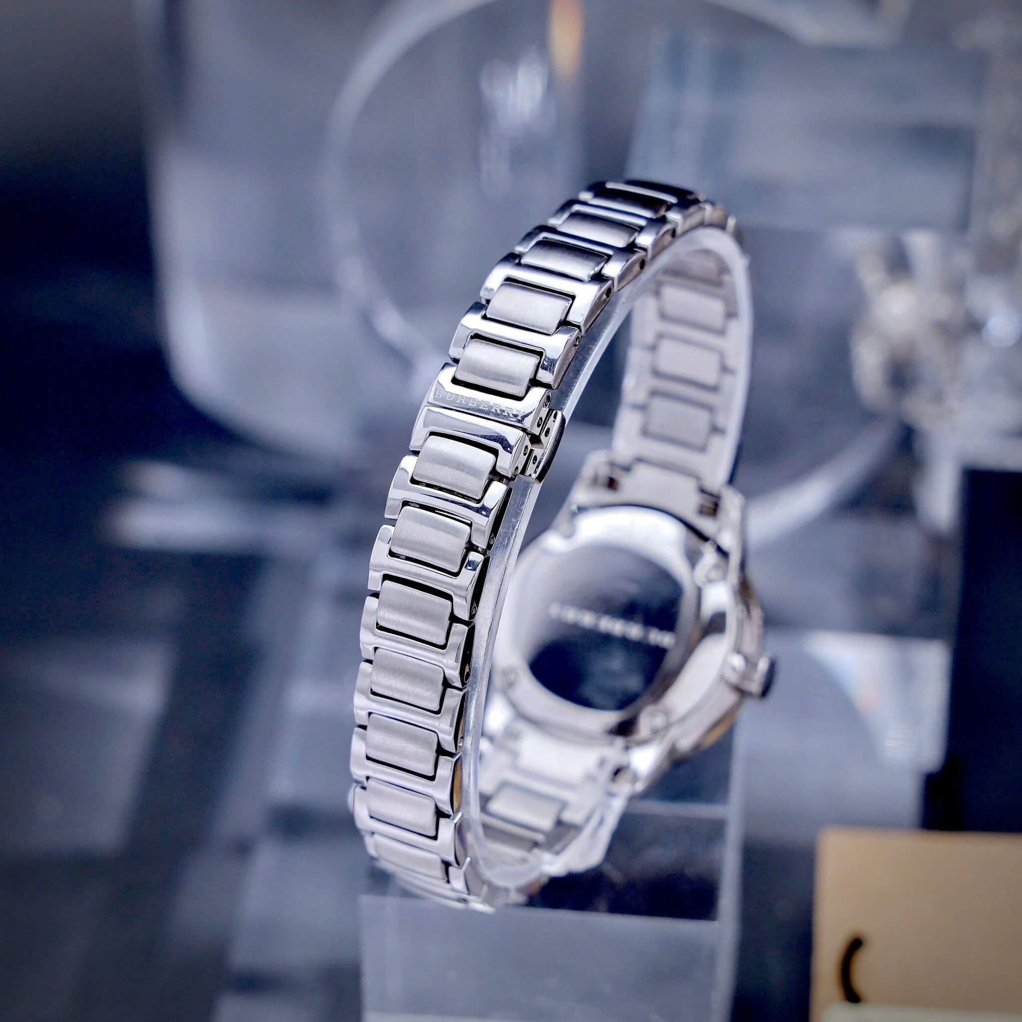 Đồng Hồ Nữ Burberry BU10111 Máy Thụy Sĩ Size 32mm - Dây Silver Mặt Hồng Cam Sữa Nhạt