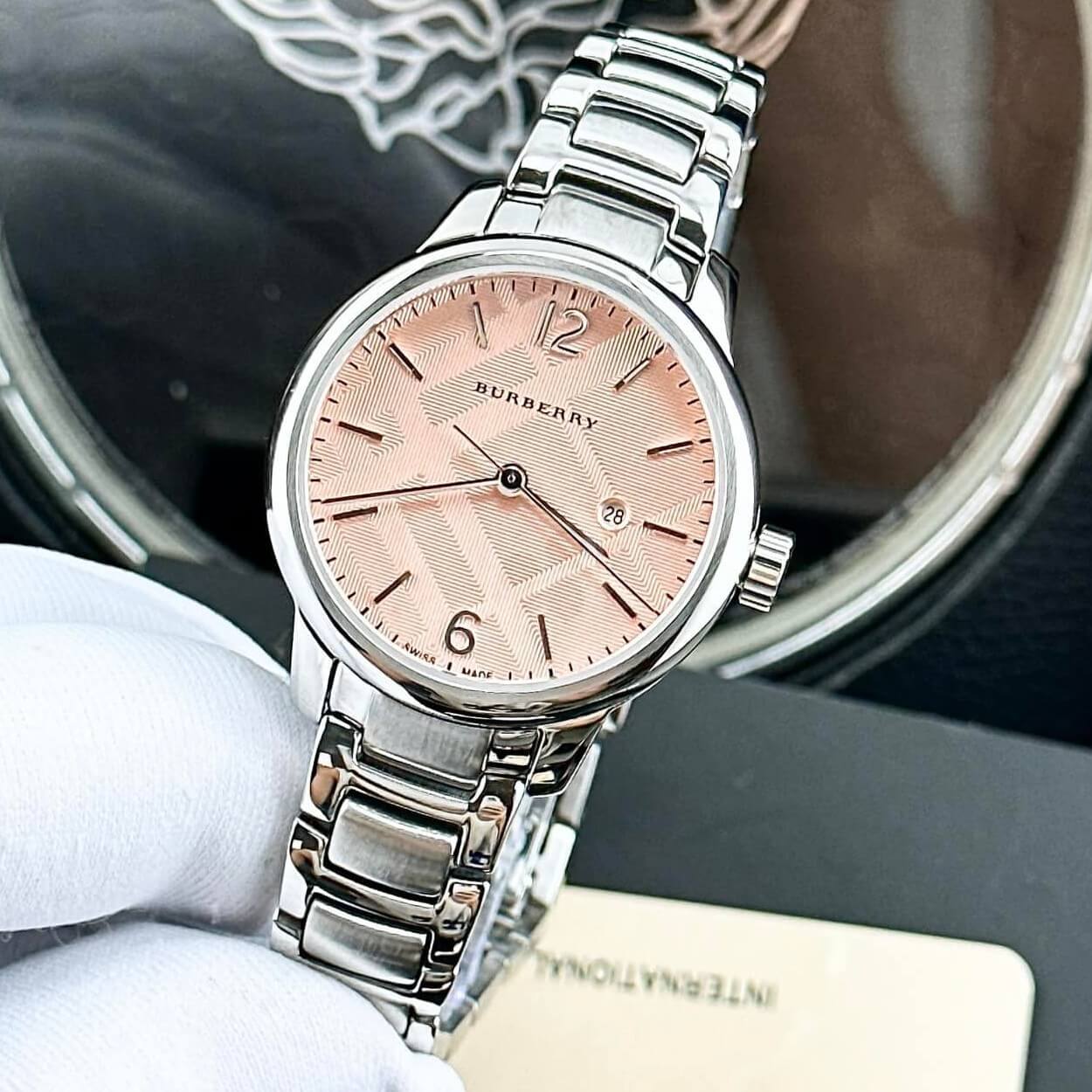 Đồng Hồ Nữ Burberry BU10111 Máy Thụy Sĩ Size 32mm - Dây Silver Mặt Hồng Cam Sữa Nhạt