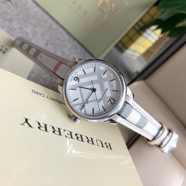 Đồng Hồ Nữ Burberry BU10113 Máy Thụy Sĩ Size 32mm - Dây Da Caro Sọc Trắng Vỏ Silver