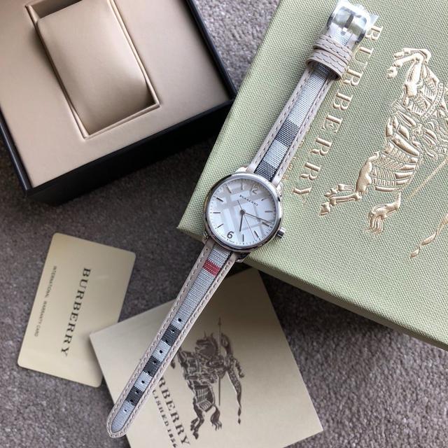 Đồng Hồ Nữ Burberry BU10113 Máy Thụy Sĩ Size 32mm - Dây Da Caro Sọc Trắng Vỏ Silver