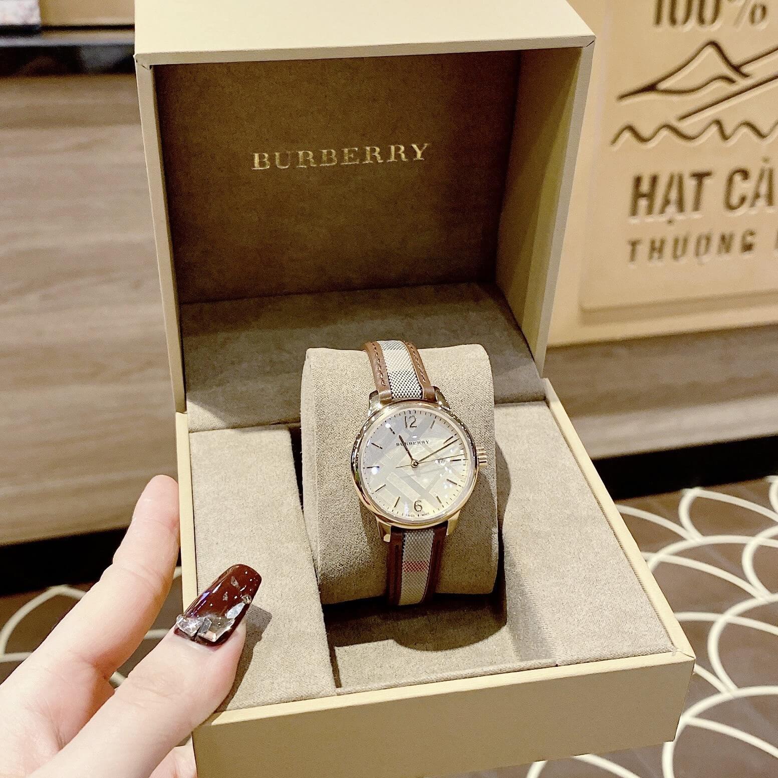Đồng Hồ Nữ Burberry BU10114 Máy Thụy Sĩ Size 32mm - Dây Da Caro Viền Nâu Vỏ Vàng