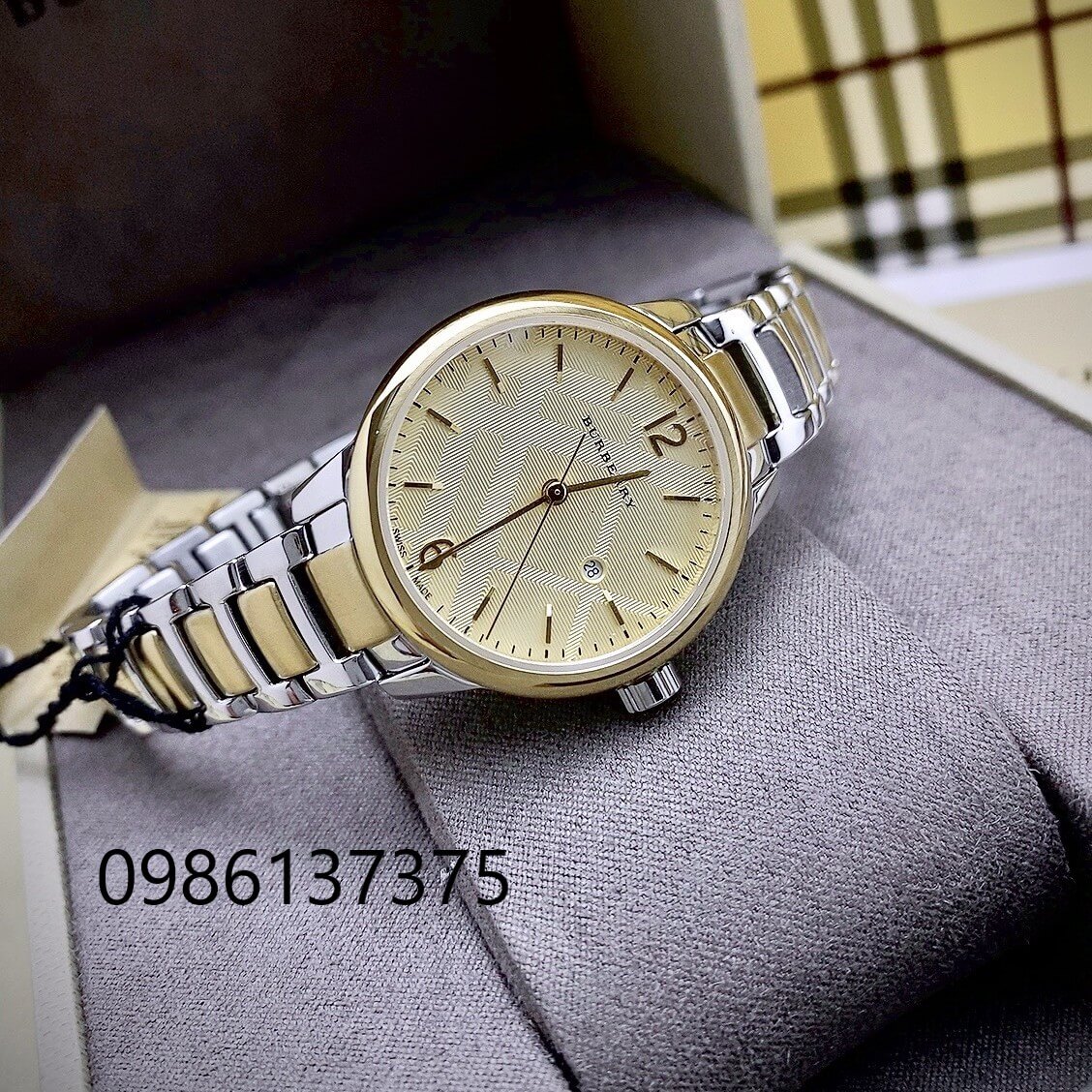 Đồng Hồ Nữ Burberry BU10118 Máy Thụy Sĩ Size 32mm - Dây Demi Vàng Mặt Vàng
